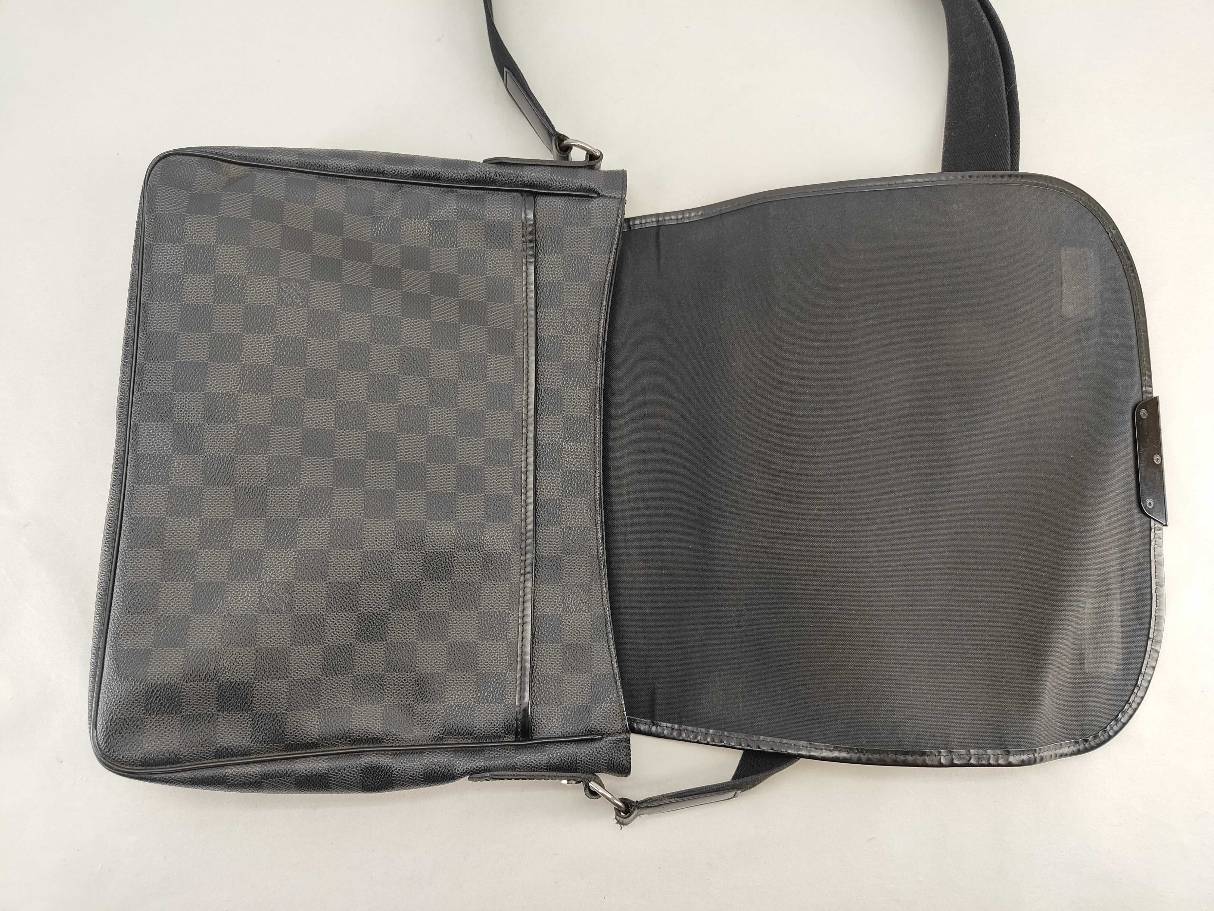 Damier Graphite Daniel GM Shoulder Bag N58033 SP1141 — view 8