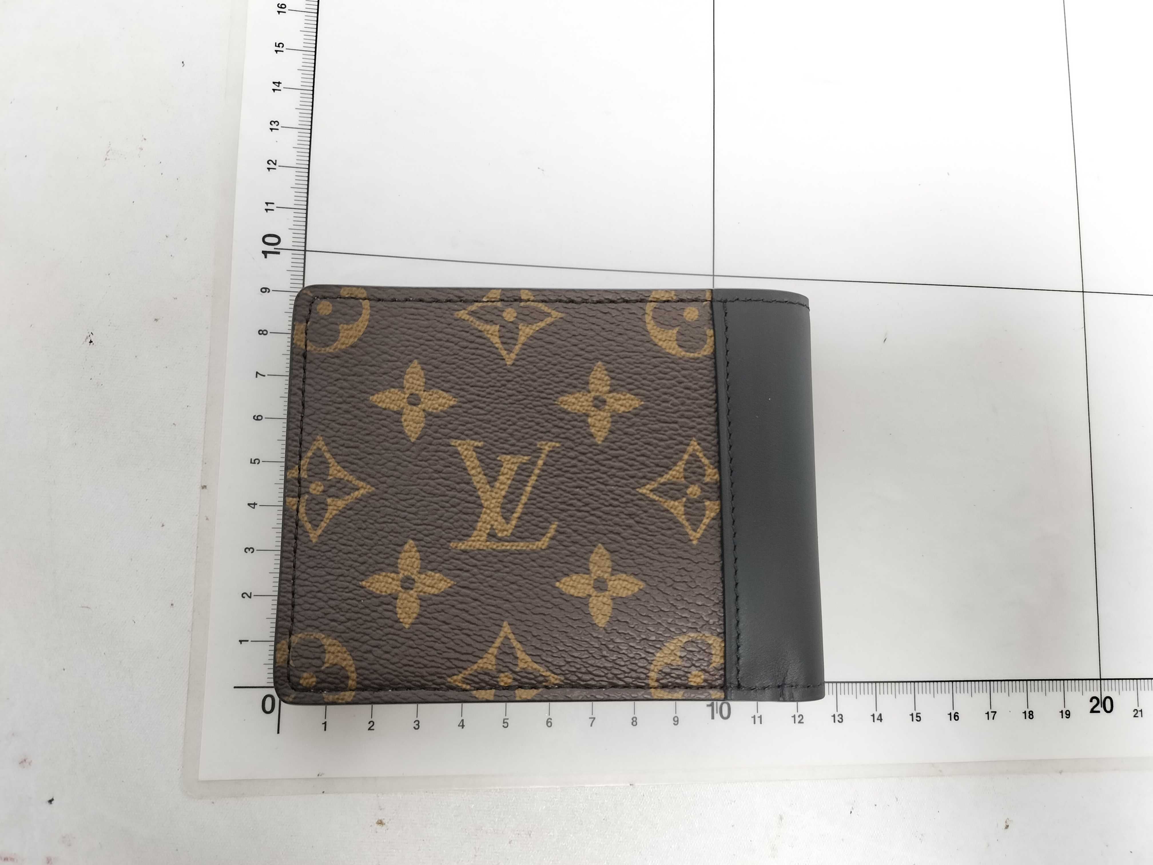 Monogram Louis Vuitton Portefeuille Multiple Billfold — view 2
