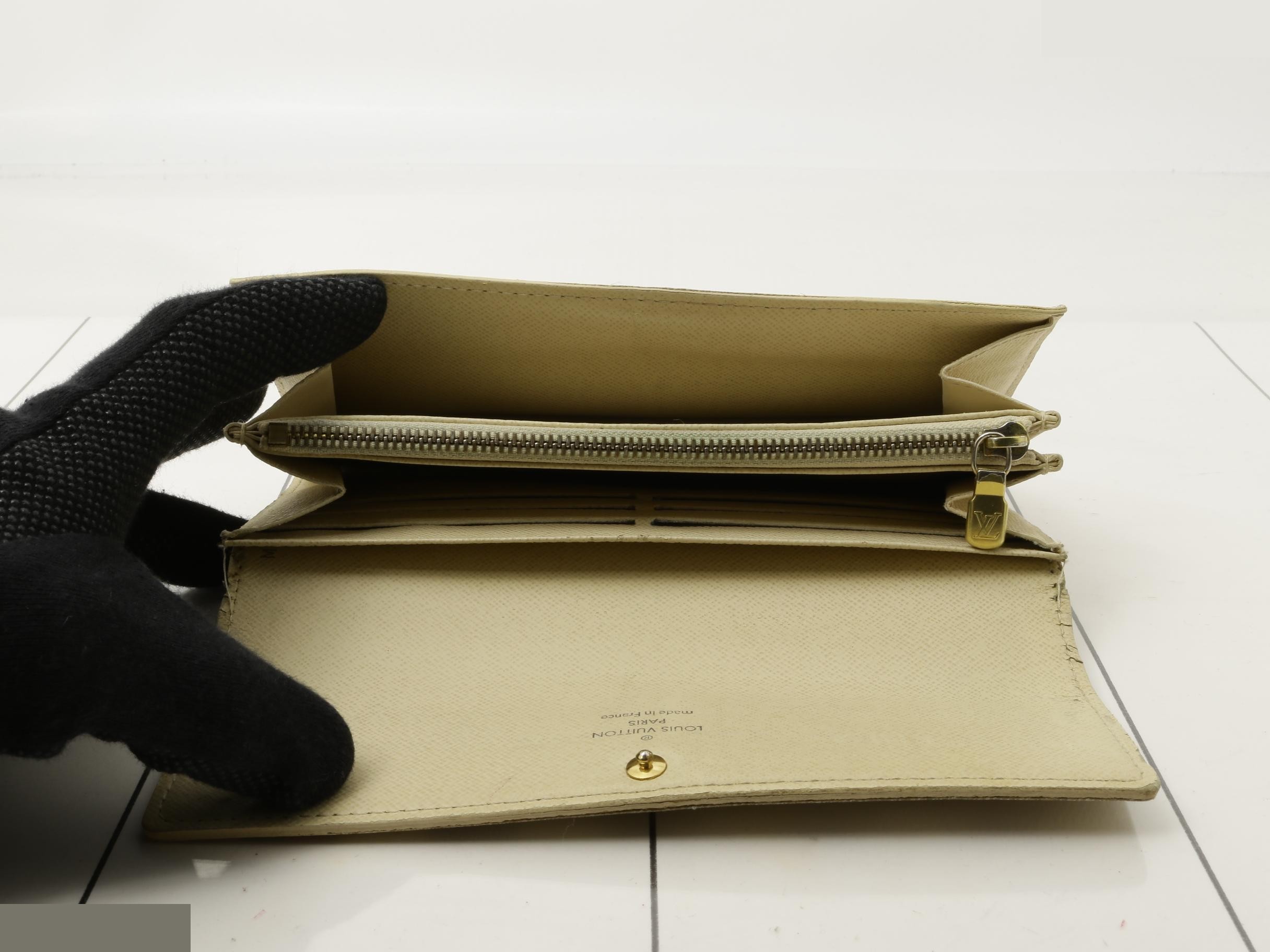 N61735 Zippered Long Wallet — view 4