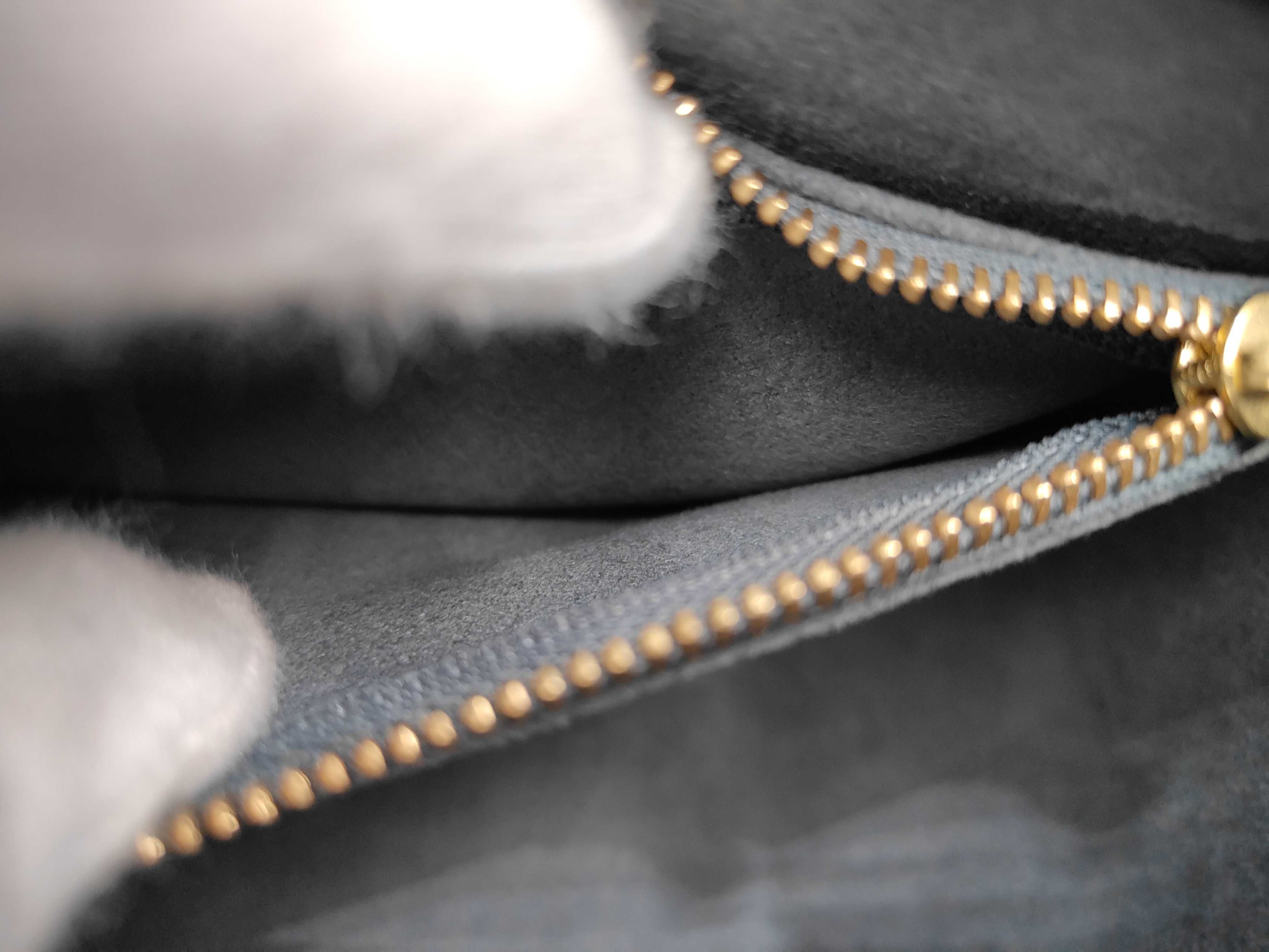 Epi M52202 Bussy Noir Shoulder Bag — view 11