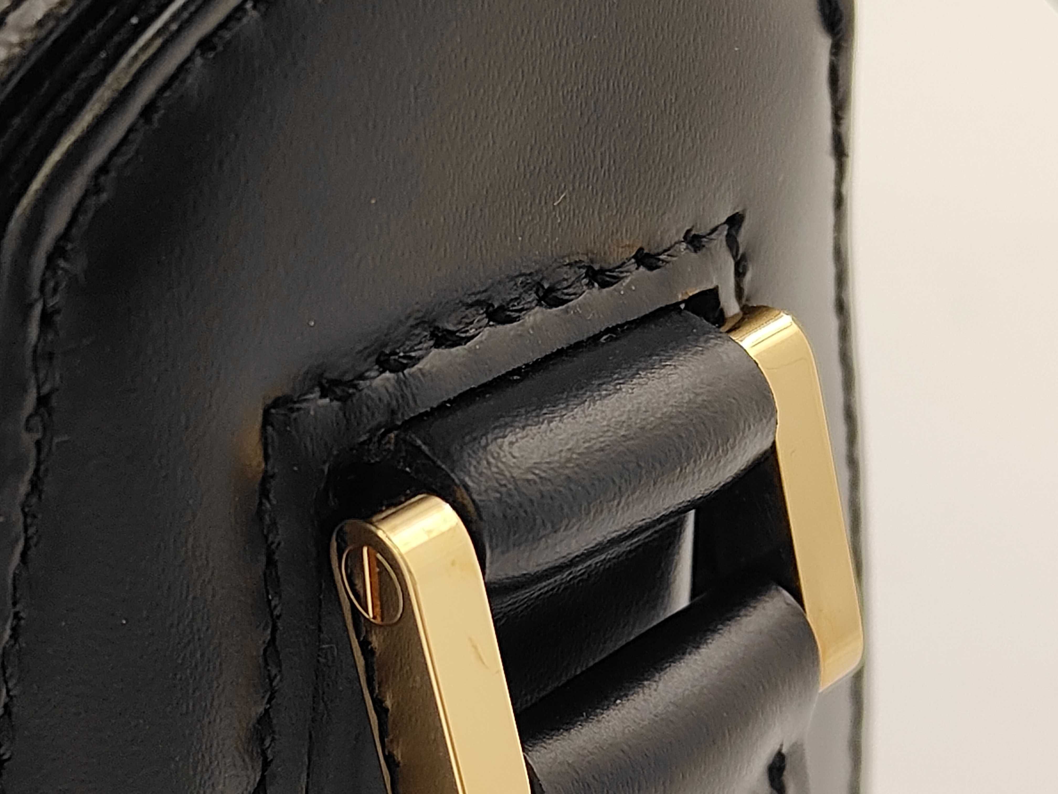 Epi M52202 Bussy Noir Shoulder Bag — view 7