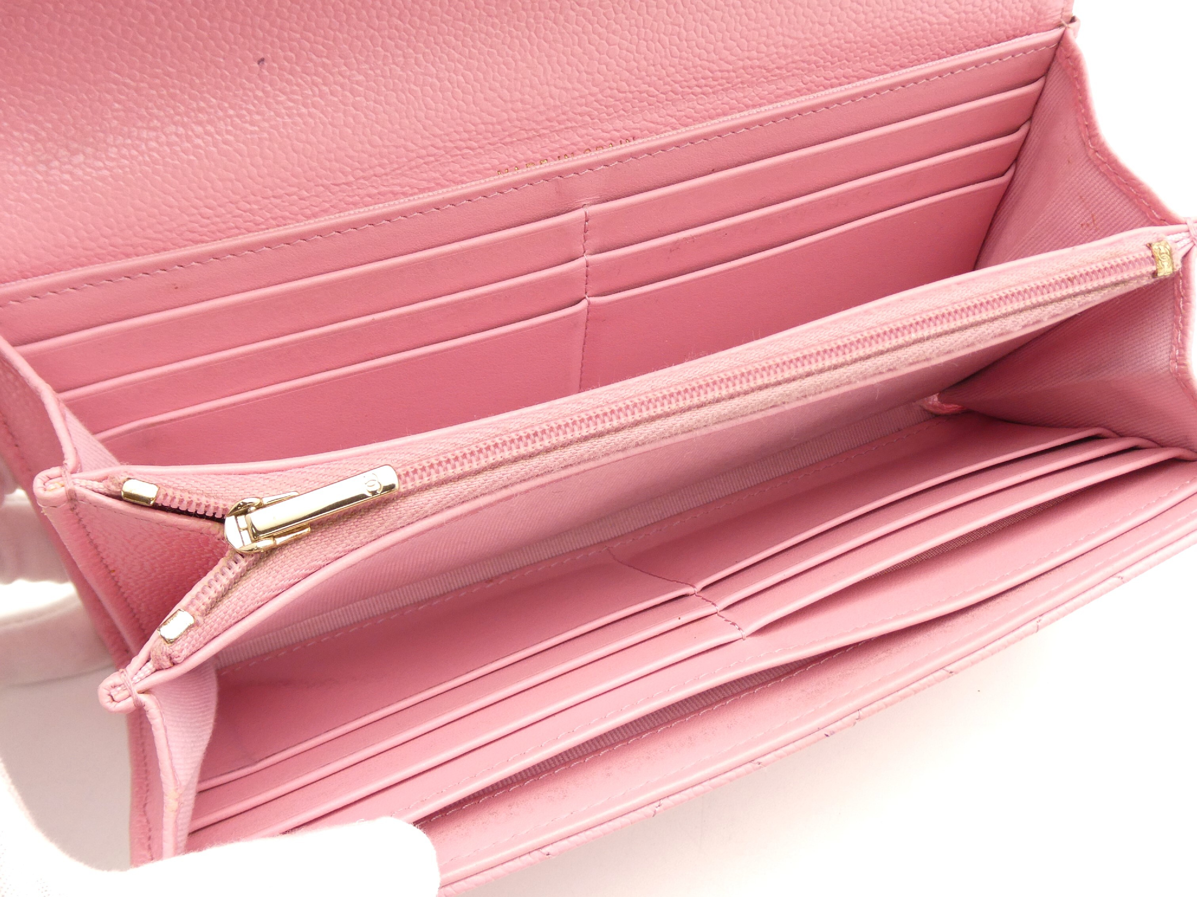 Matelassé Caviar Skin Coco Mark Wallet — view 6
