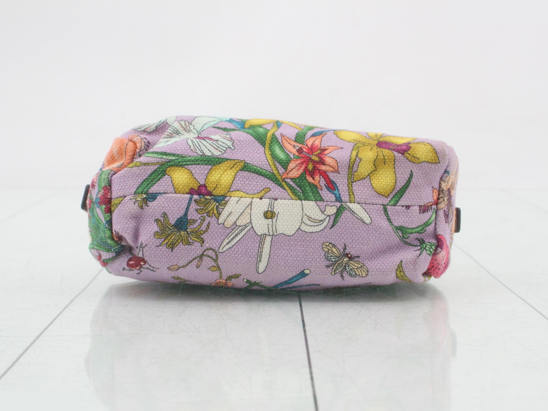 pouch — view 3