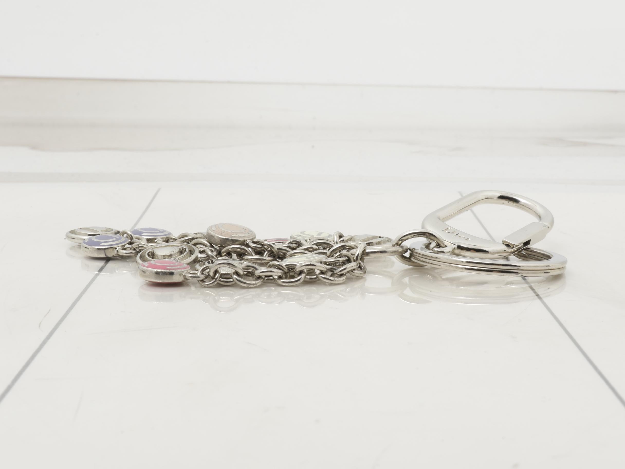 Other items: Small accessories, phone straps, keychains — view 3