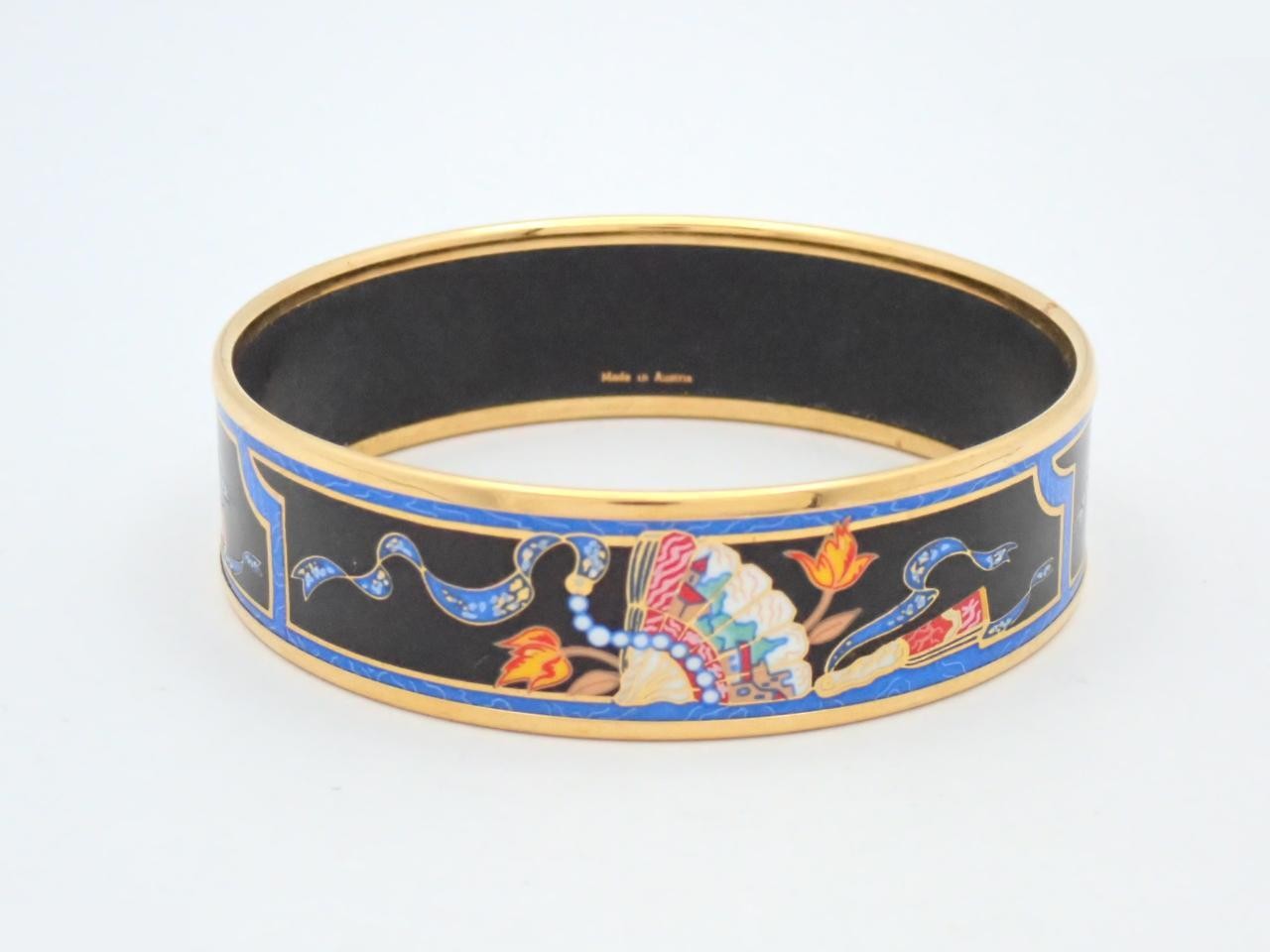 Enamel GM Bangle, Wrist circumference approximately 20cm — view 2