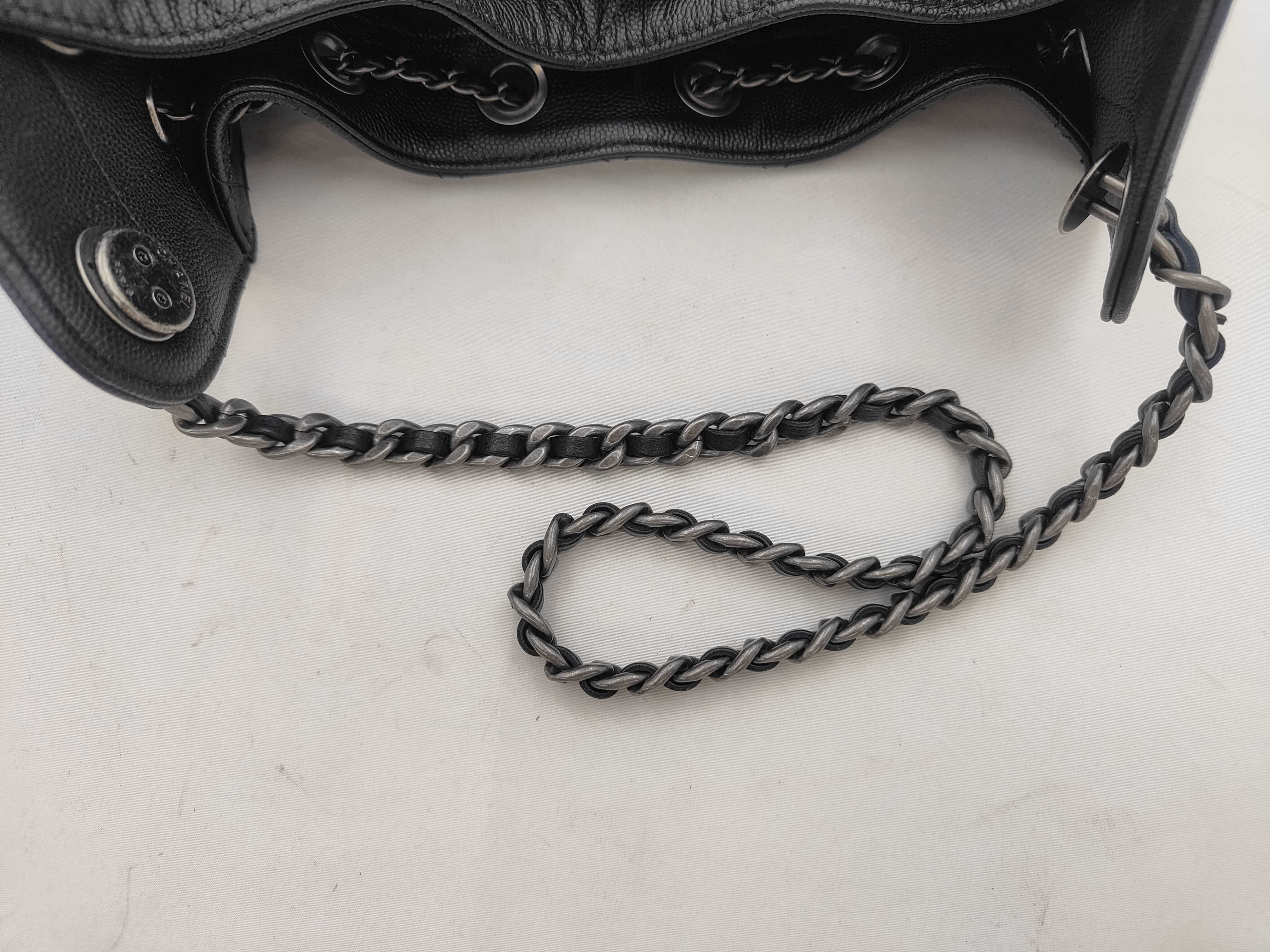 25 Grained Calfskin Black Bag — view 3