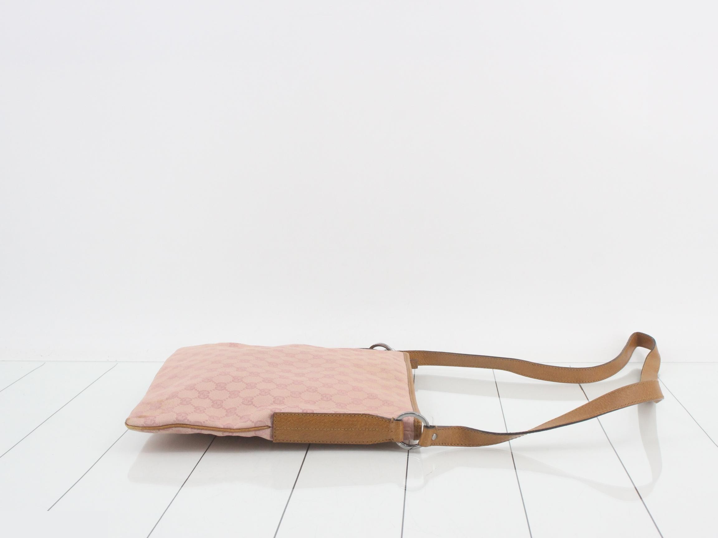 GG Canvas Shoulder Bag — view 3