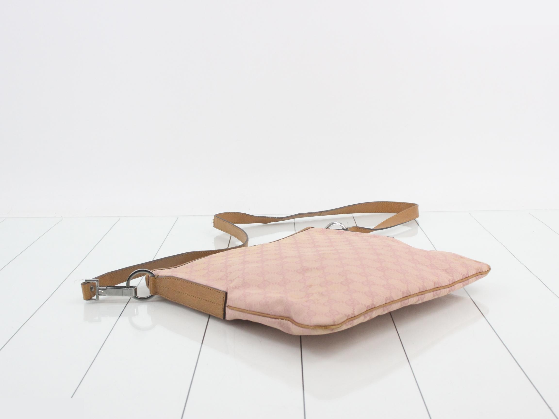 GG Canvas Shoulder Bag — view 5
