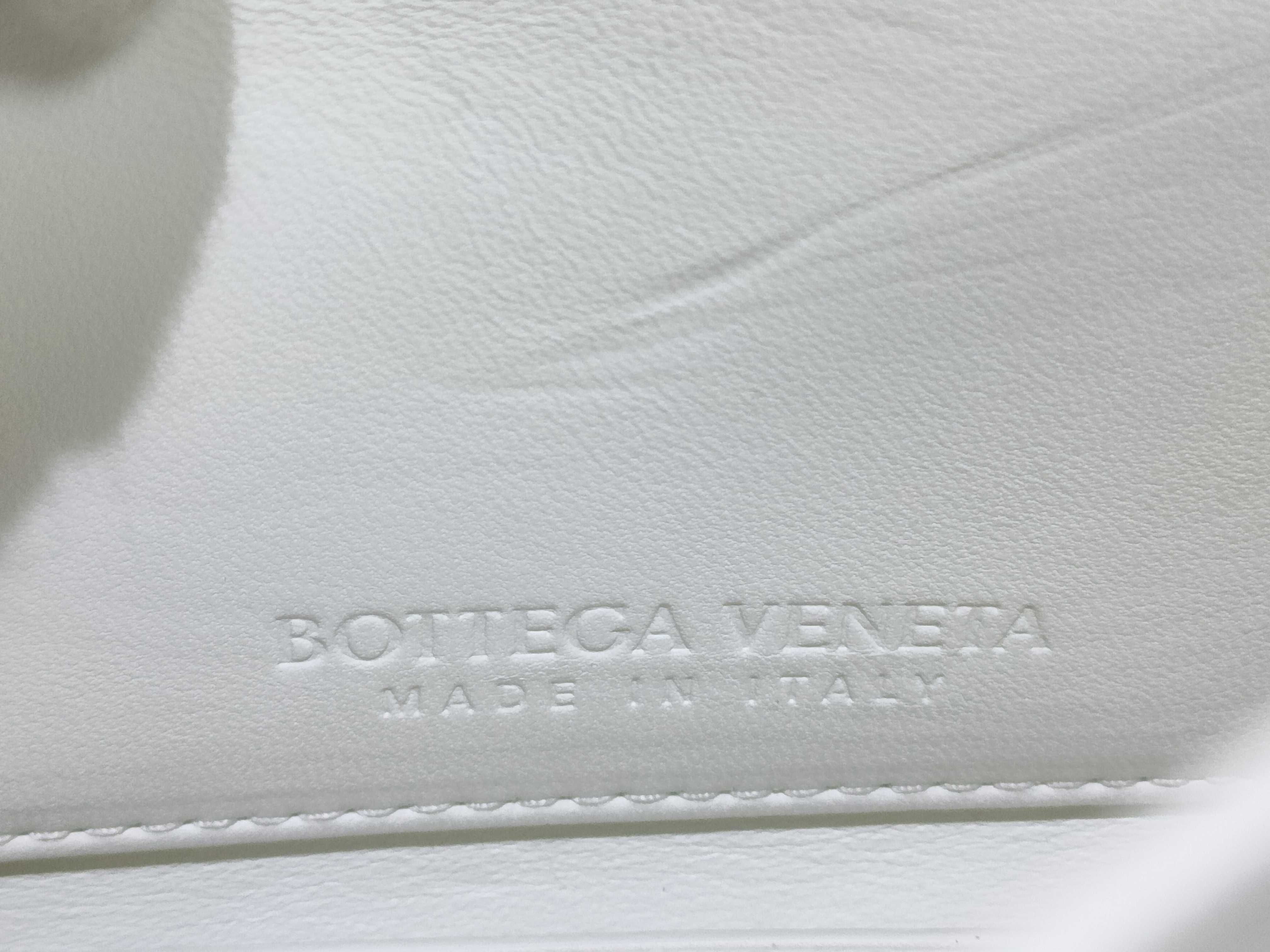 Mount Crossbody Bag Shoulder Bag — view 10