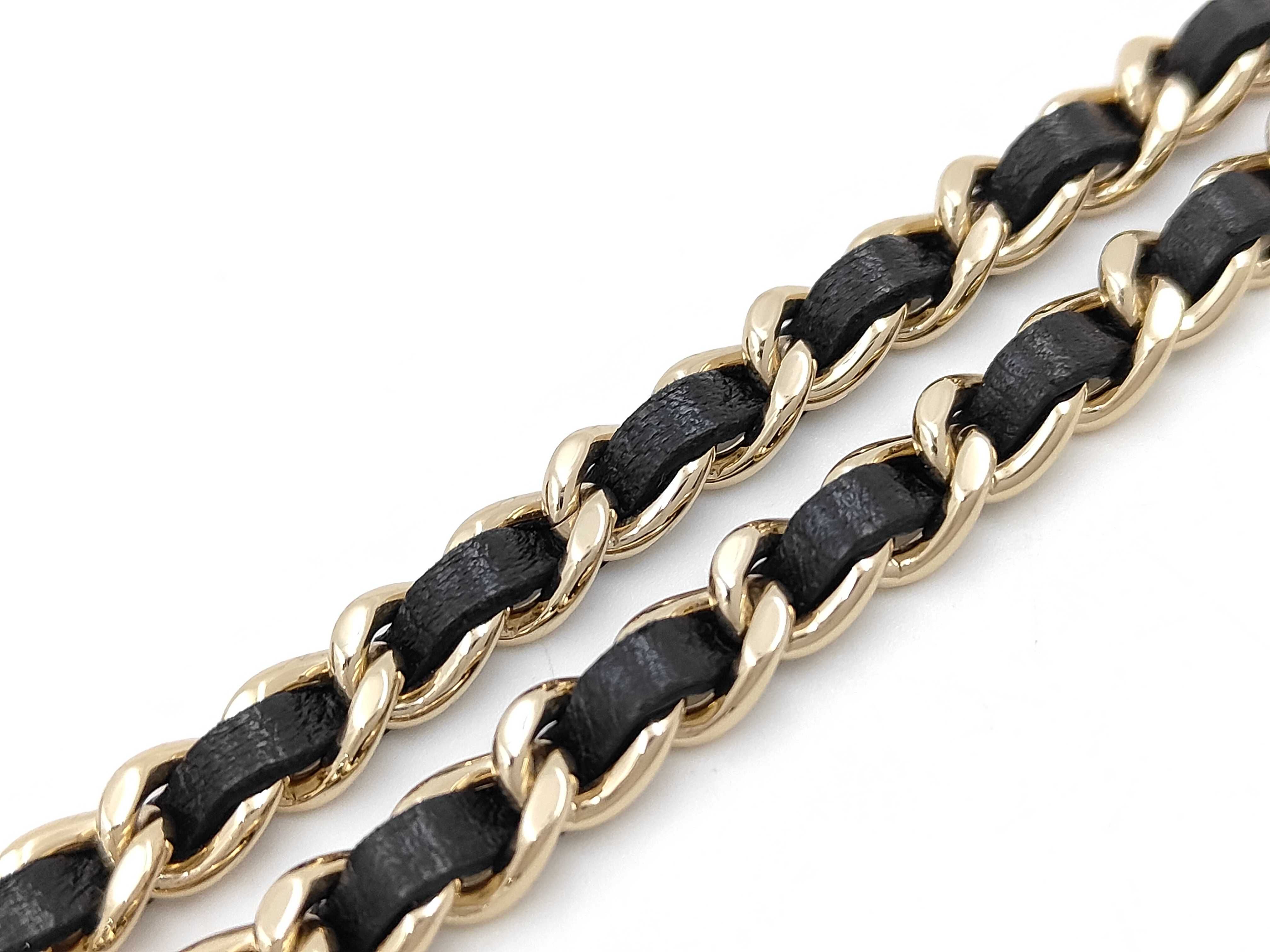 19 Matelassé Mini Chain Wallet Lambskin Black Gold Hardware Shoulder Bag — view 4