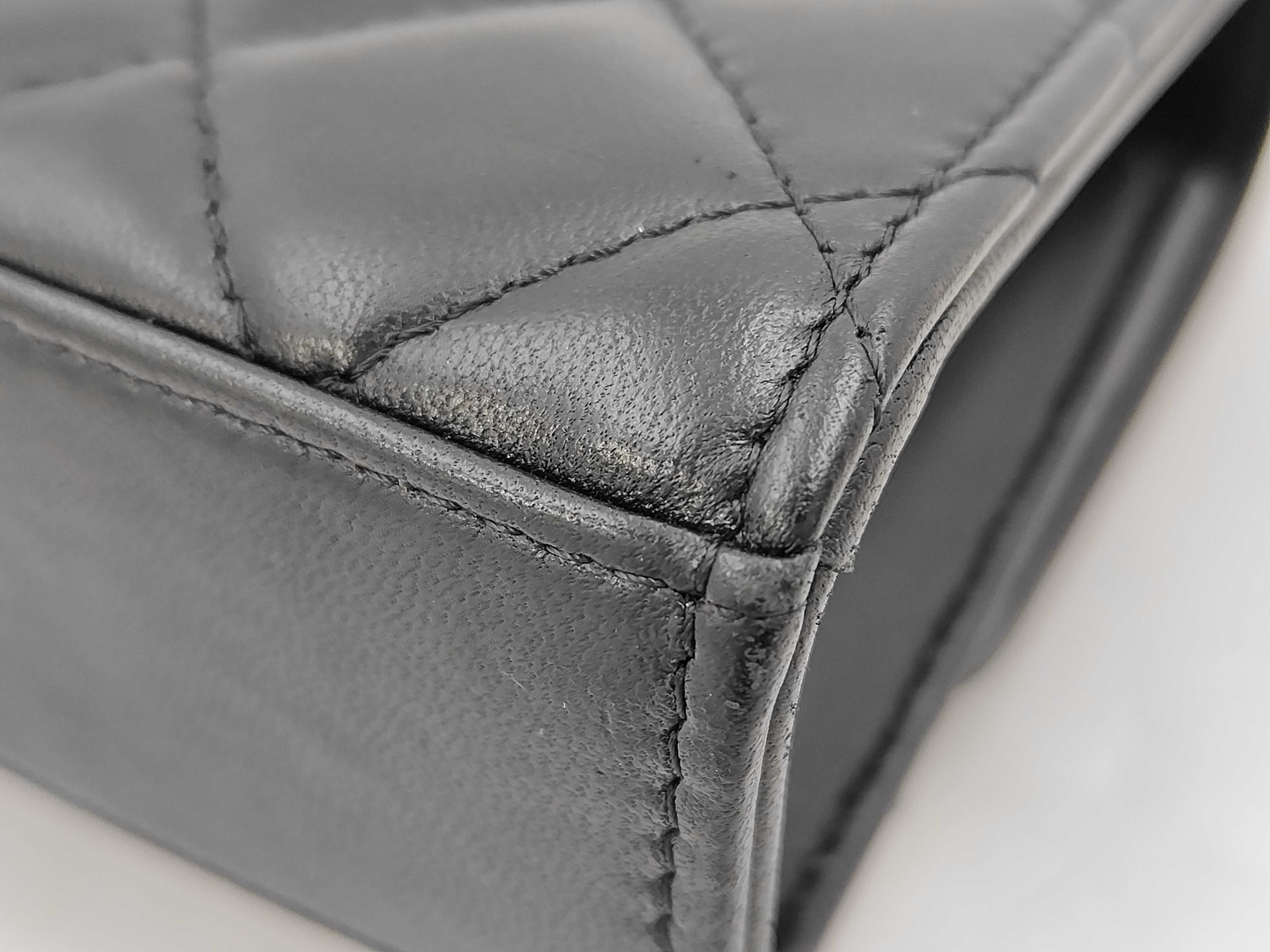 19 Matelassé Mini Chain Wallet Lambskin Black Gold Hardware Shoulder Bag — view 5