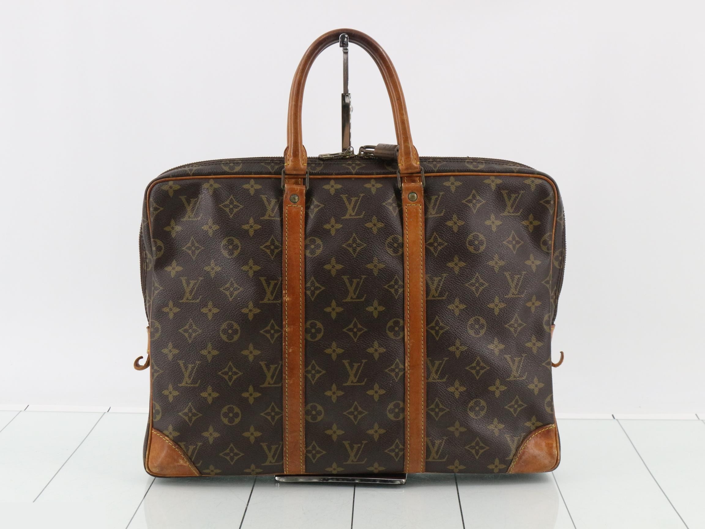 LV Monogram Business Bag Portedocument — view 2