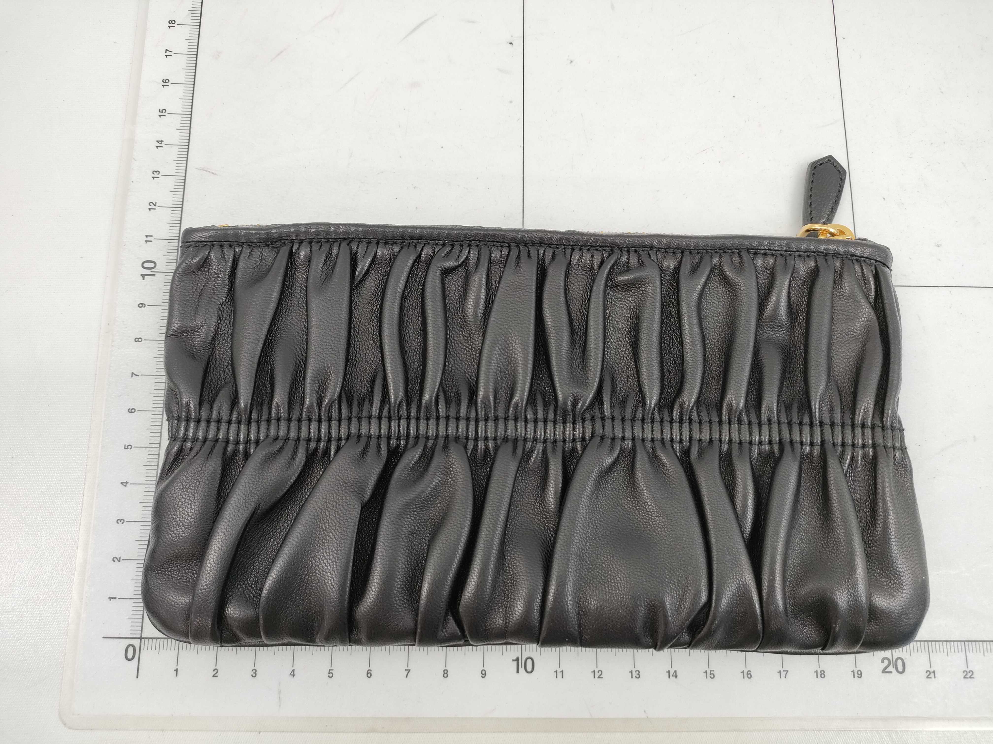 Nappa Pouch Gathered 1M1152 Pouch — view 2