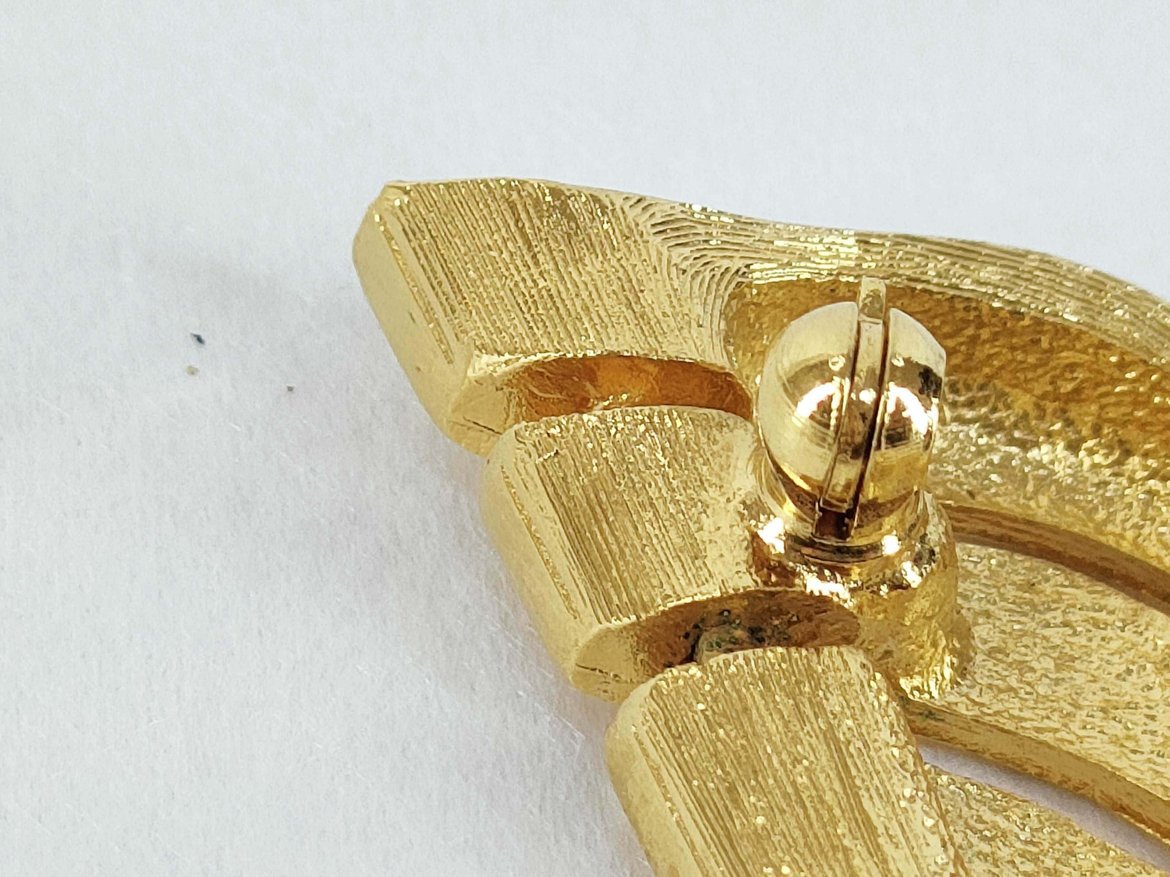brooch — view 7