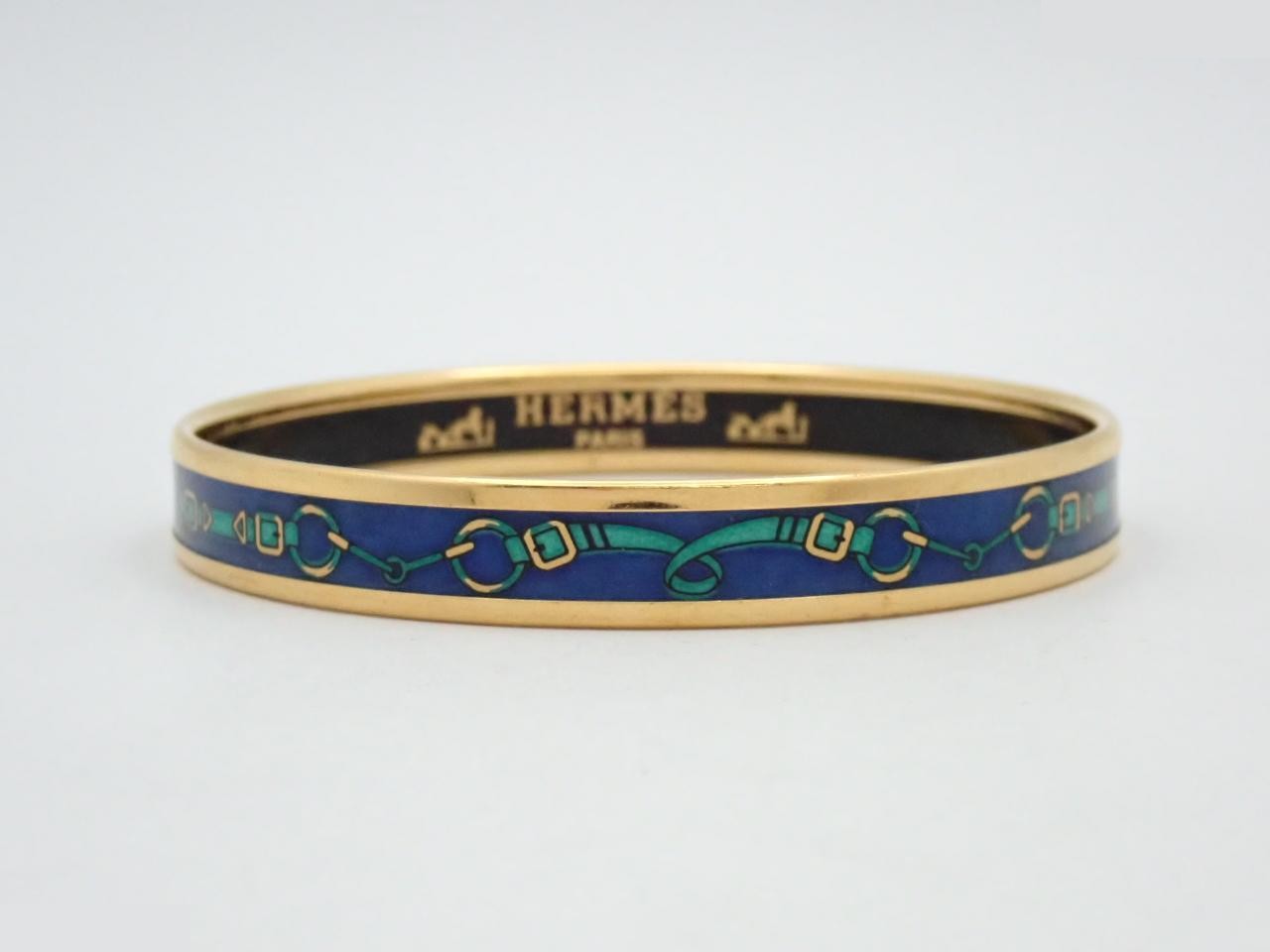 Enamel PM, wrist circumference approximately 19.5 cm