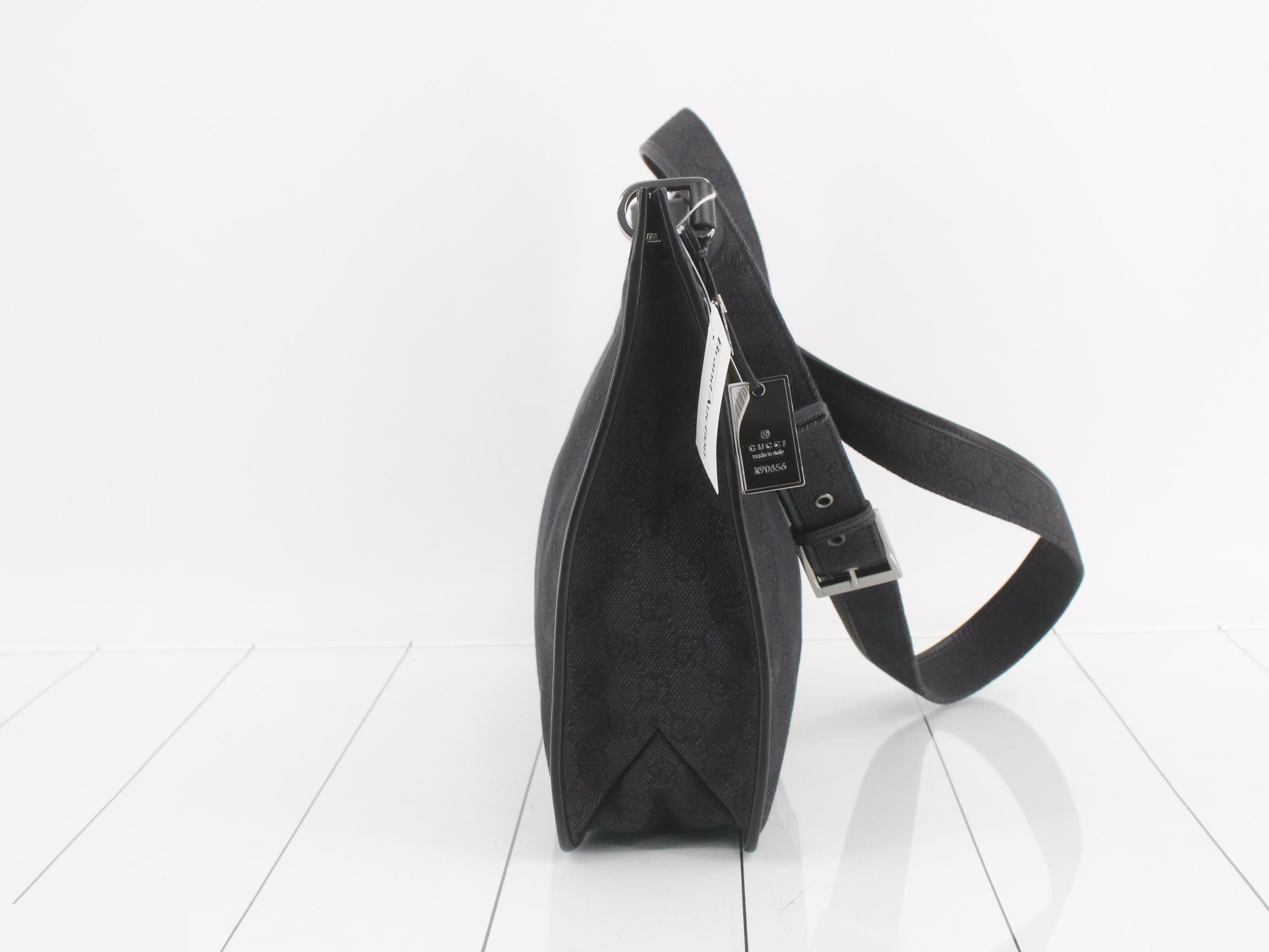 GG Canvas Shoulder Bag — view 4