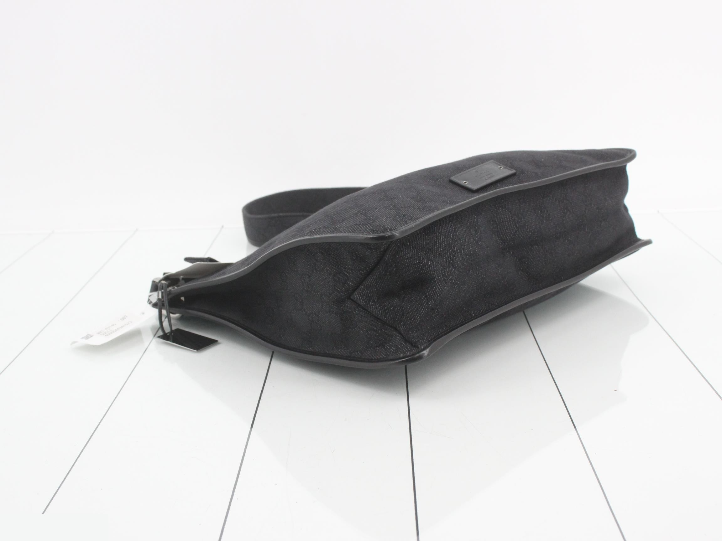 GG Canvas Shoulder Bag — view 5