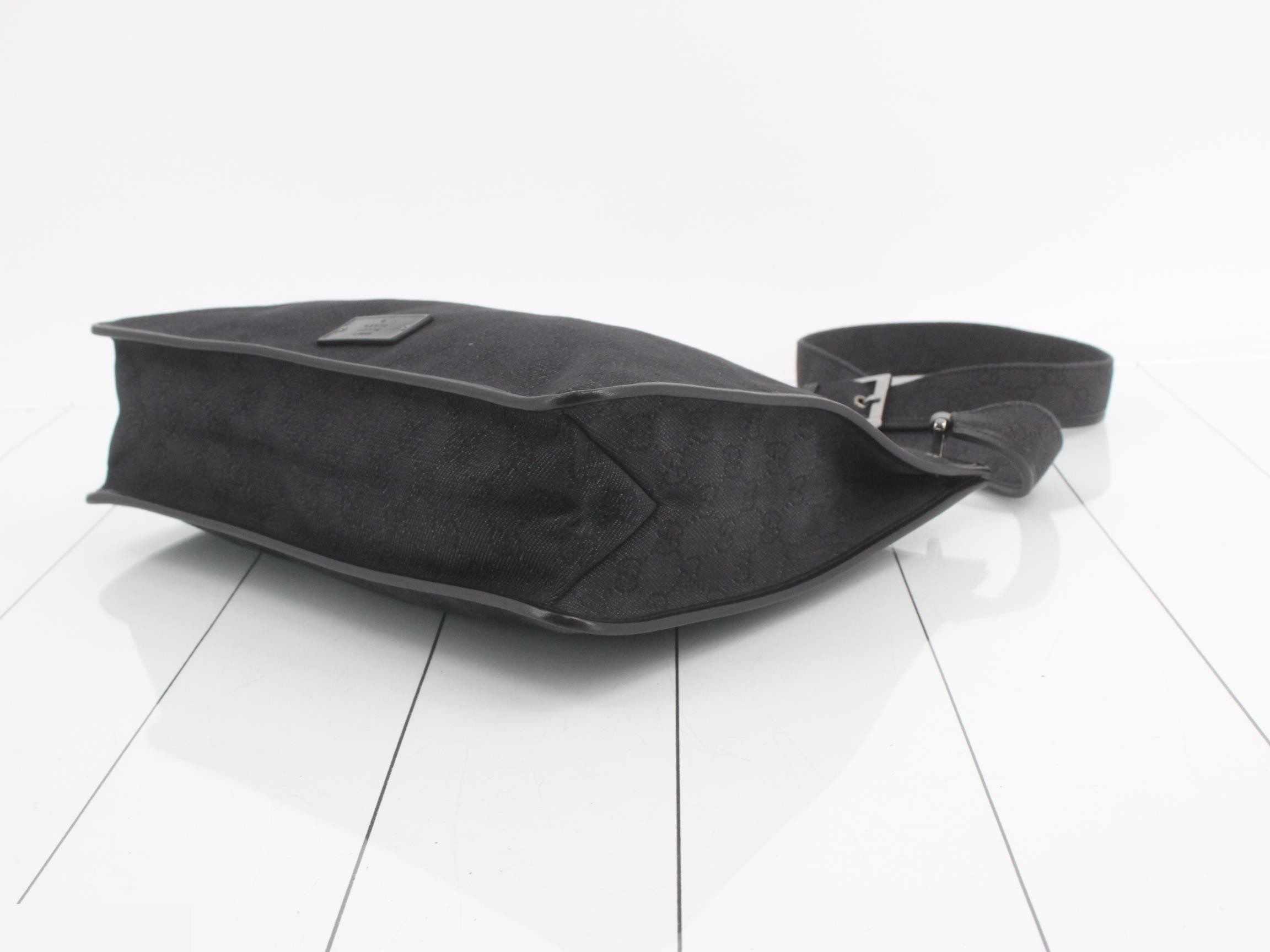GG Canvas Shoulder Bag — view 6