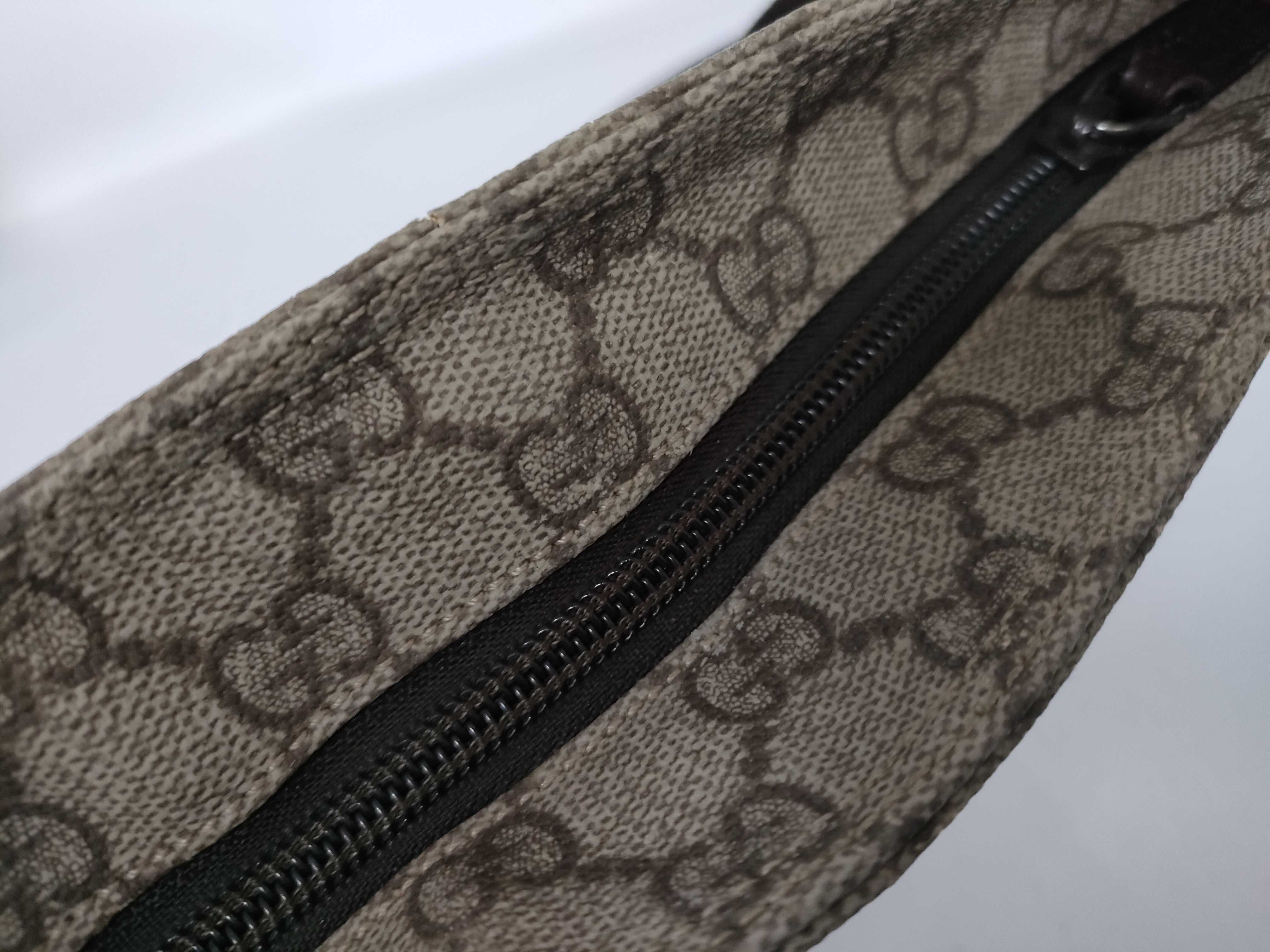 GG Supreme Shoulder Bag — view 8