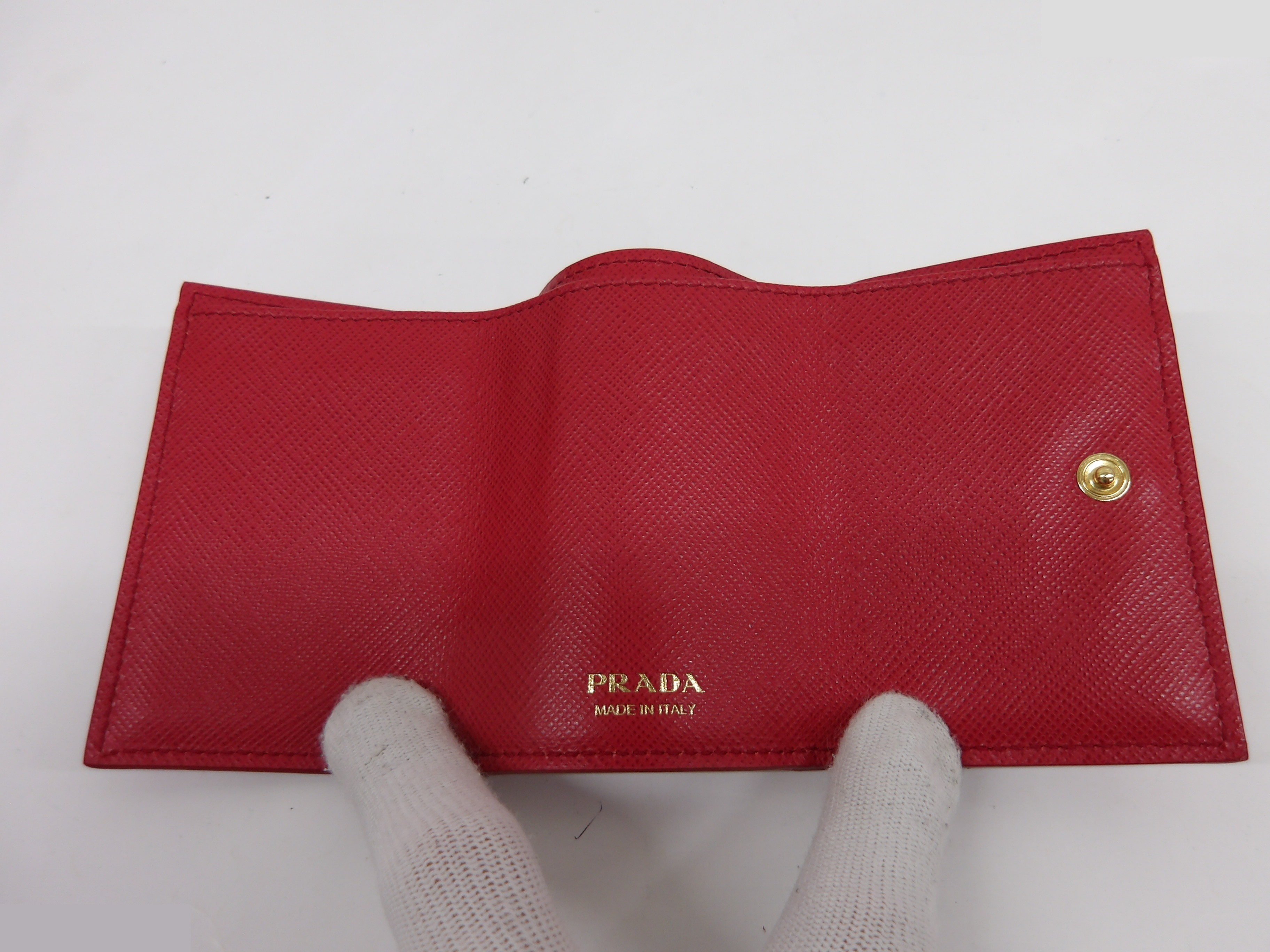 Saffiano Metal Compact Wallet (Tri-fold Wallet) — view 3