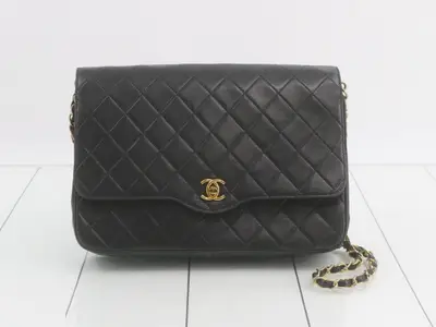 Matelasse lambskin shoulder bag