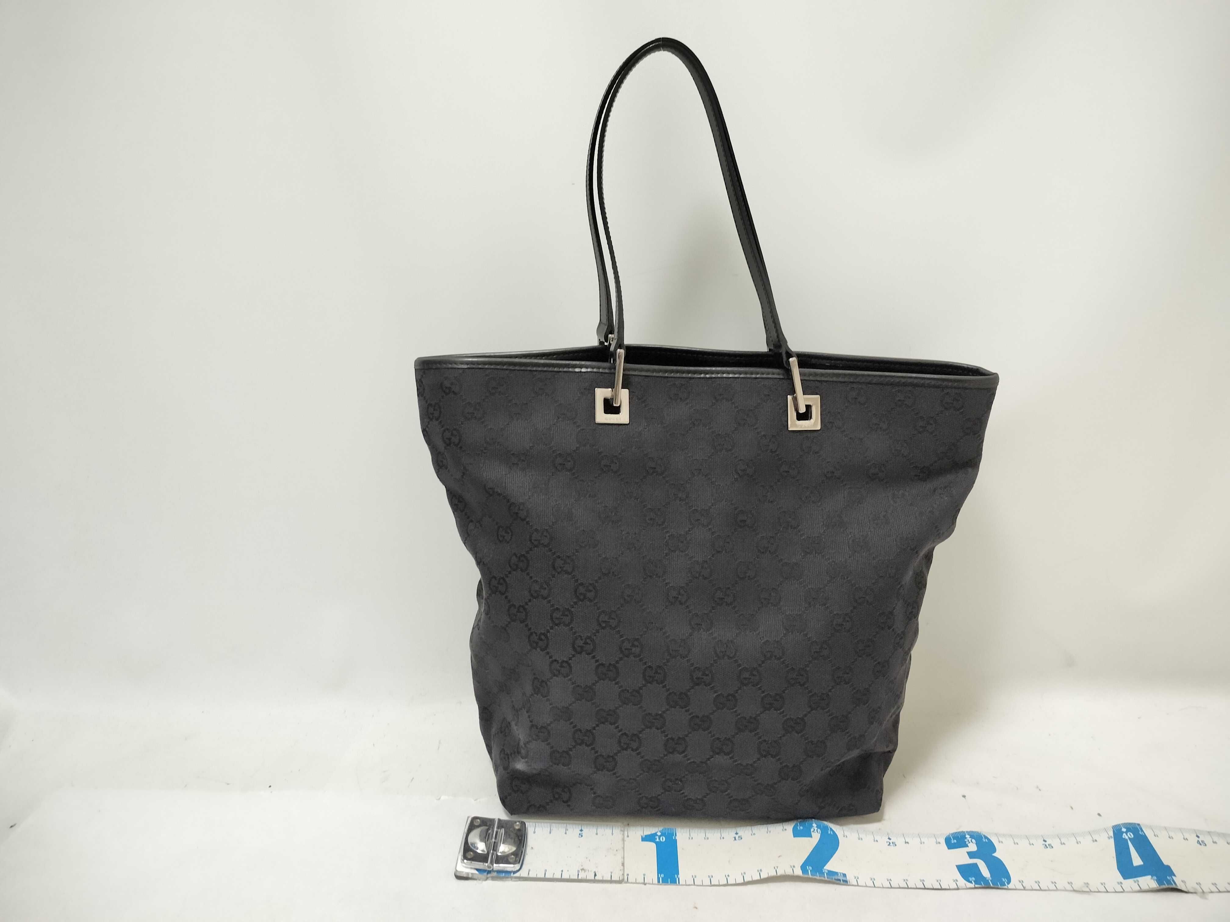 GG Canvas Gucci Tote Bag — view 2