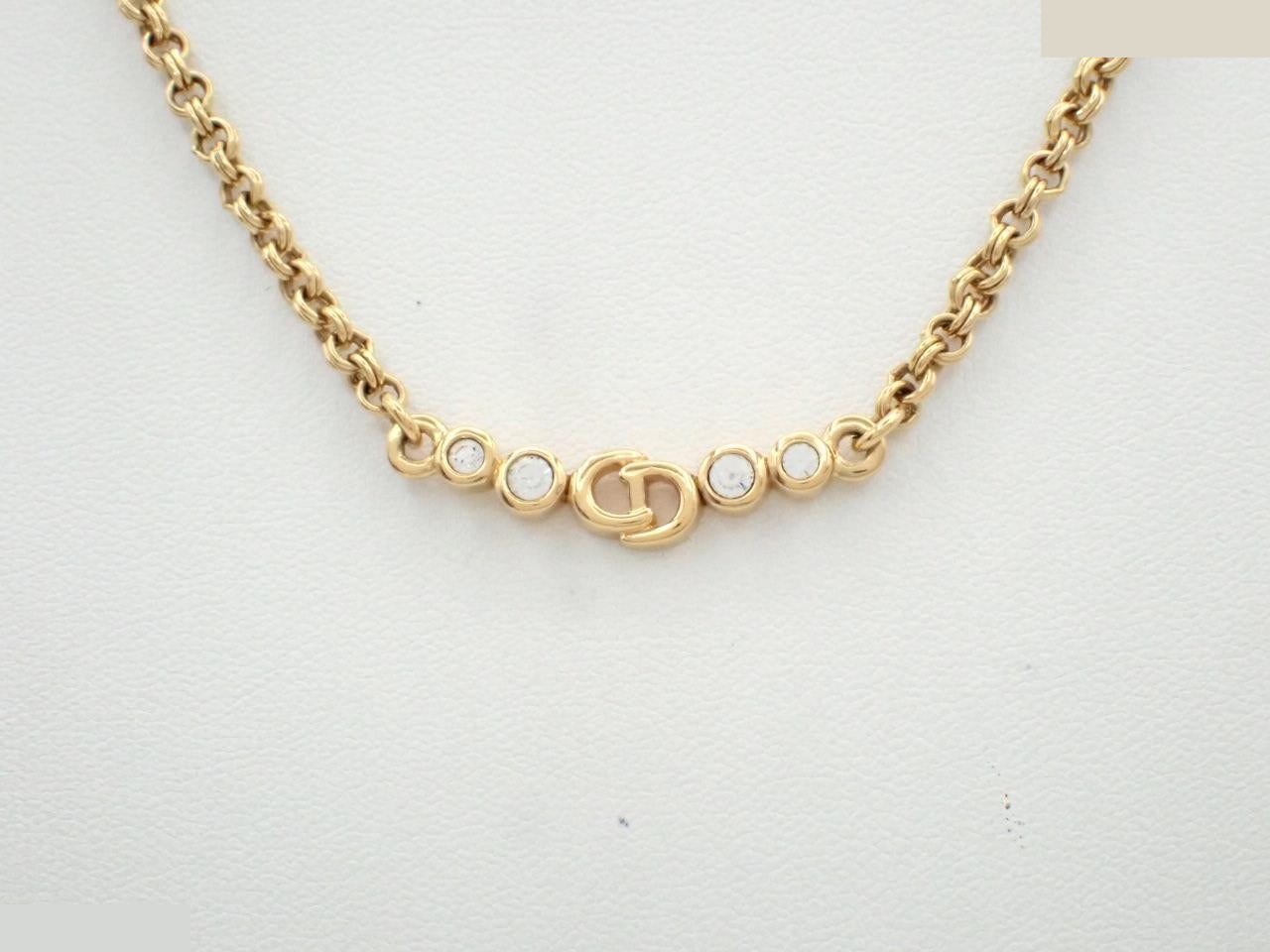 necklace, chain approximately 42cm