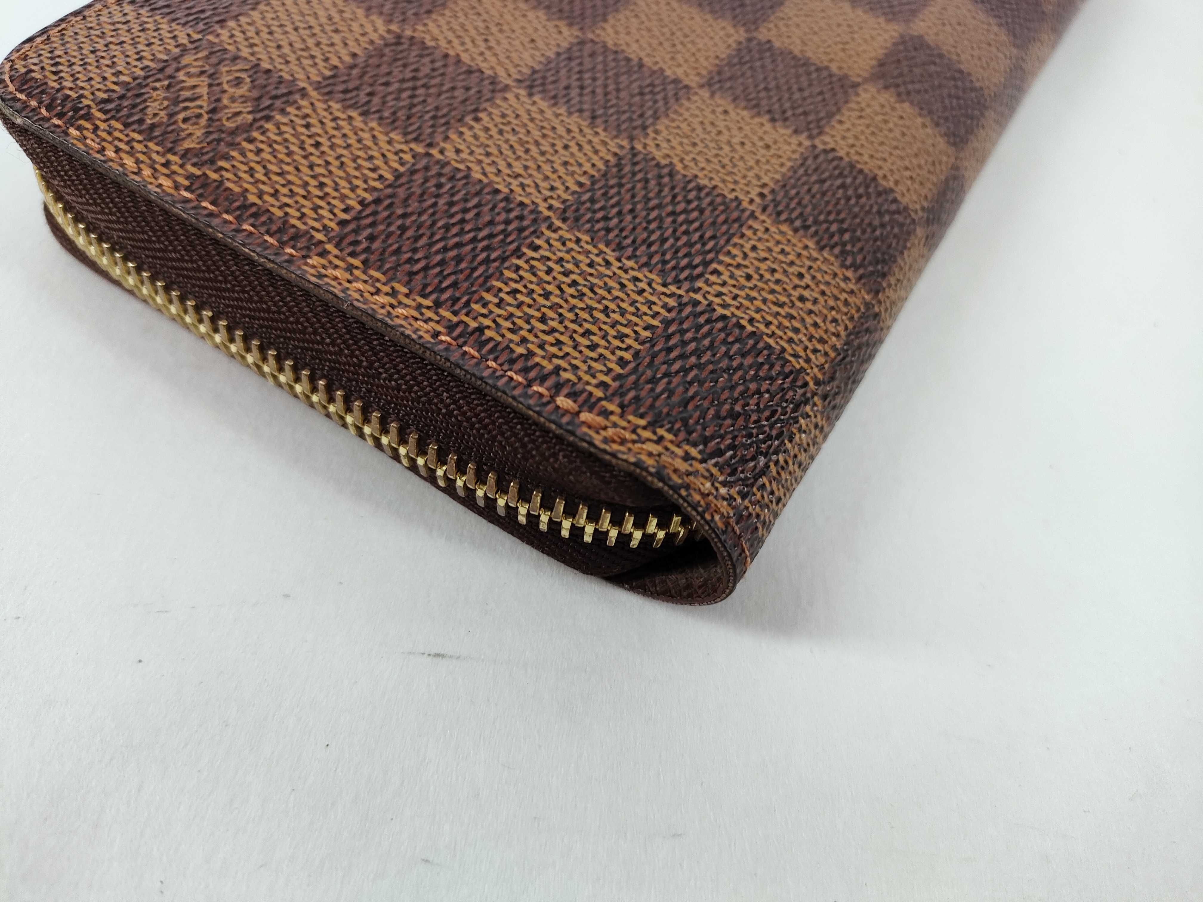 Damier Zipper Wallet — view 3