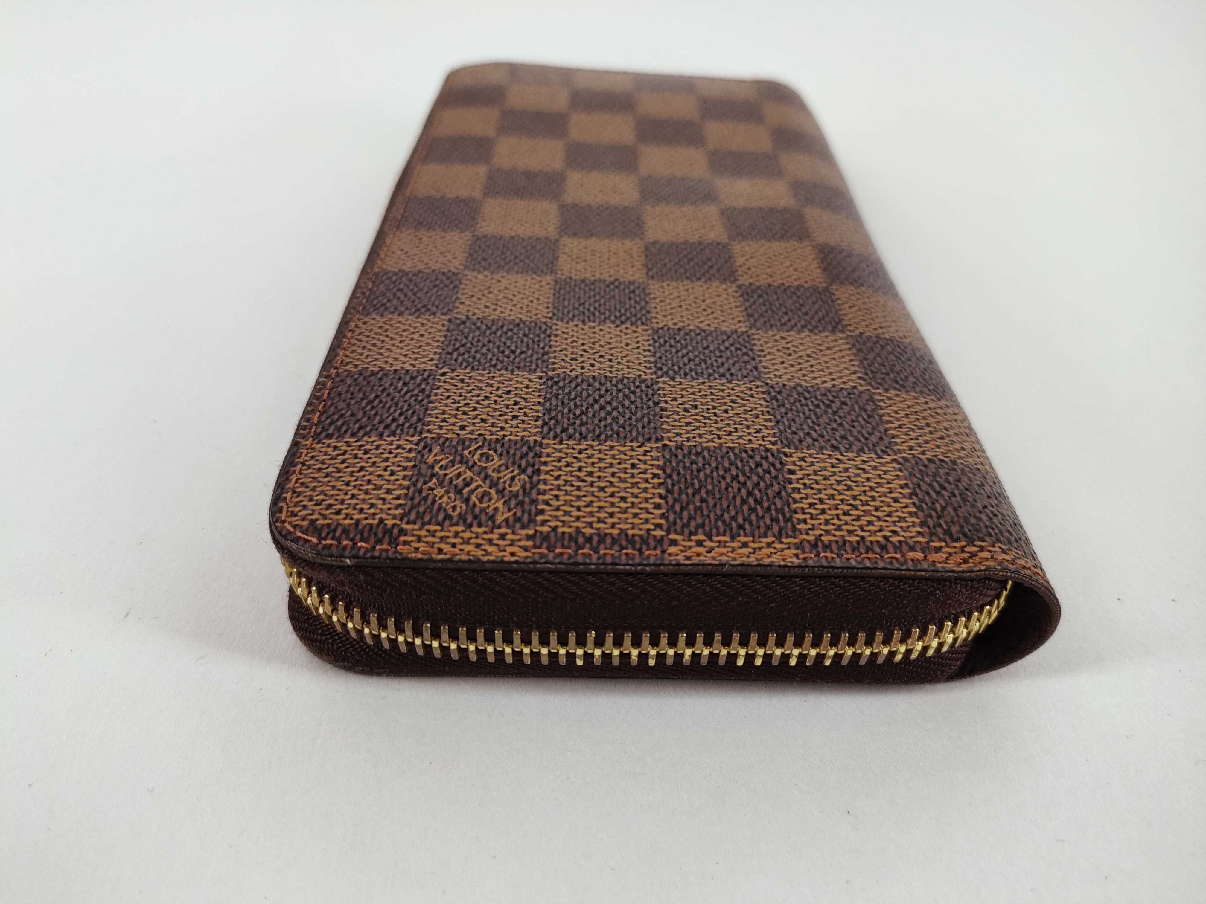 Damier Zipper Wallet — view 4
