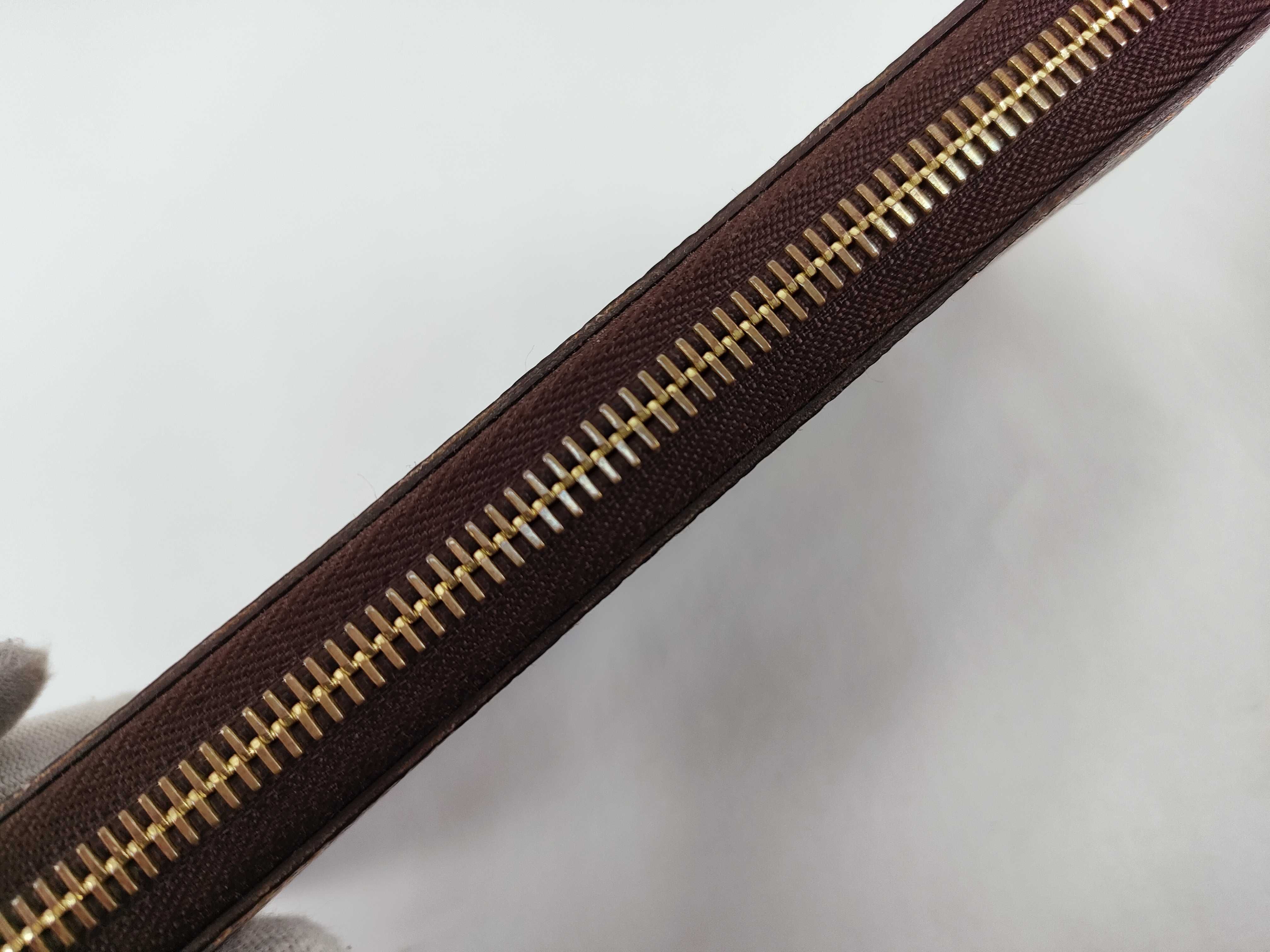 Damier Zipper Wallet — view 9