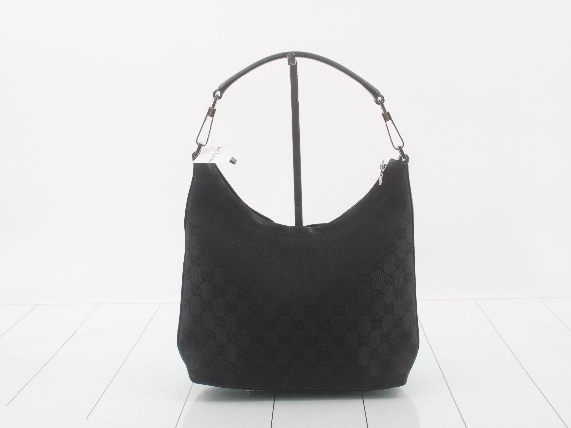 GG Canvas Shoulder Bag / Handbag — view 2