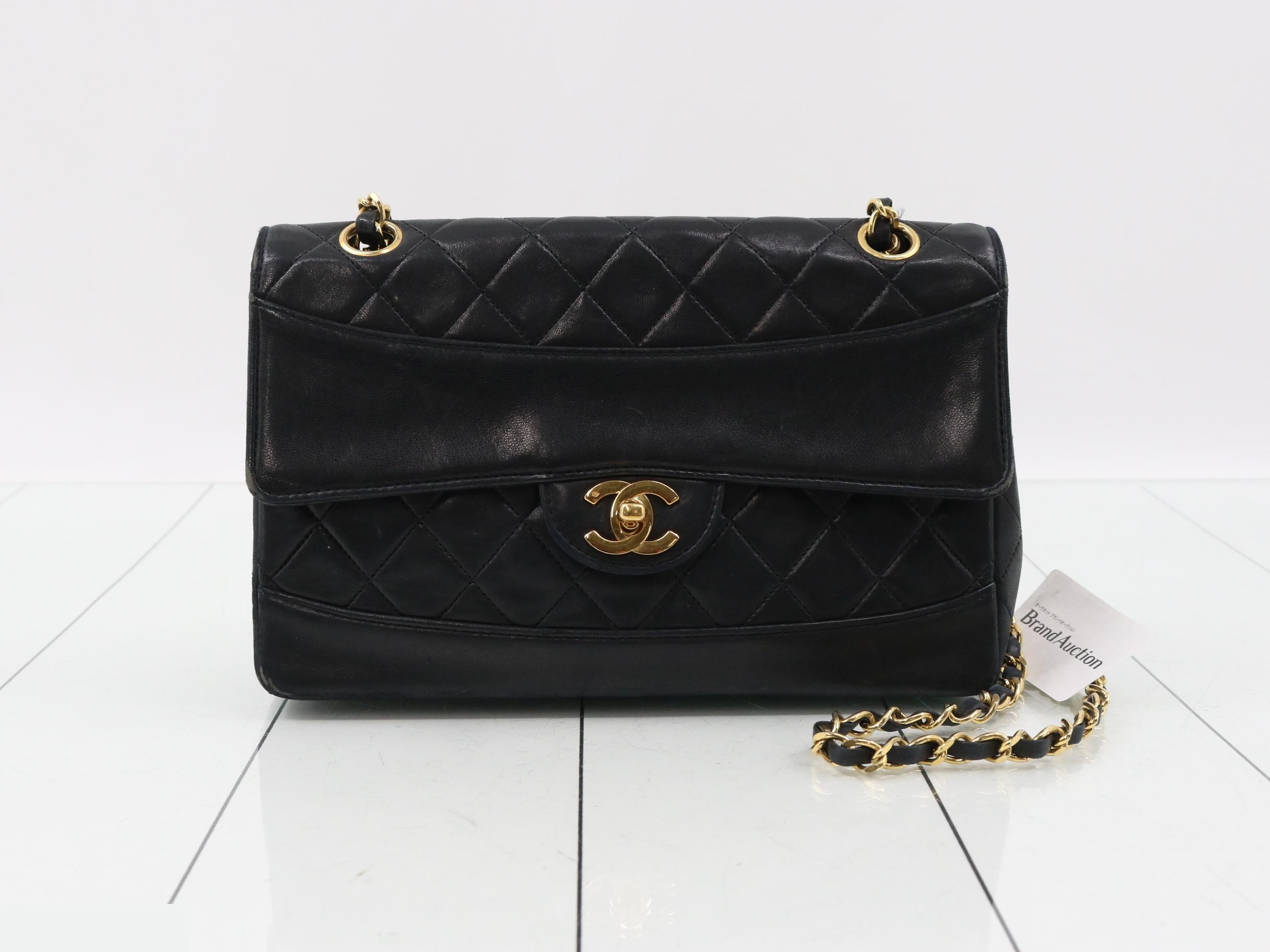 Matelassé Single Flap Double Chain Shoulder Bag