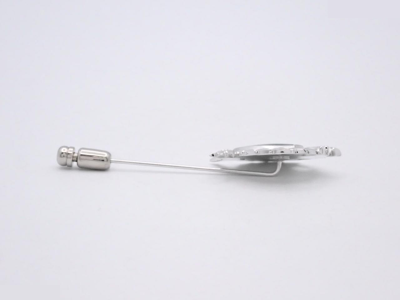 Burberrys pin brooch — view 3