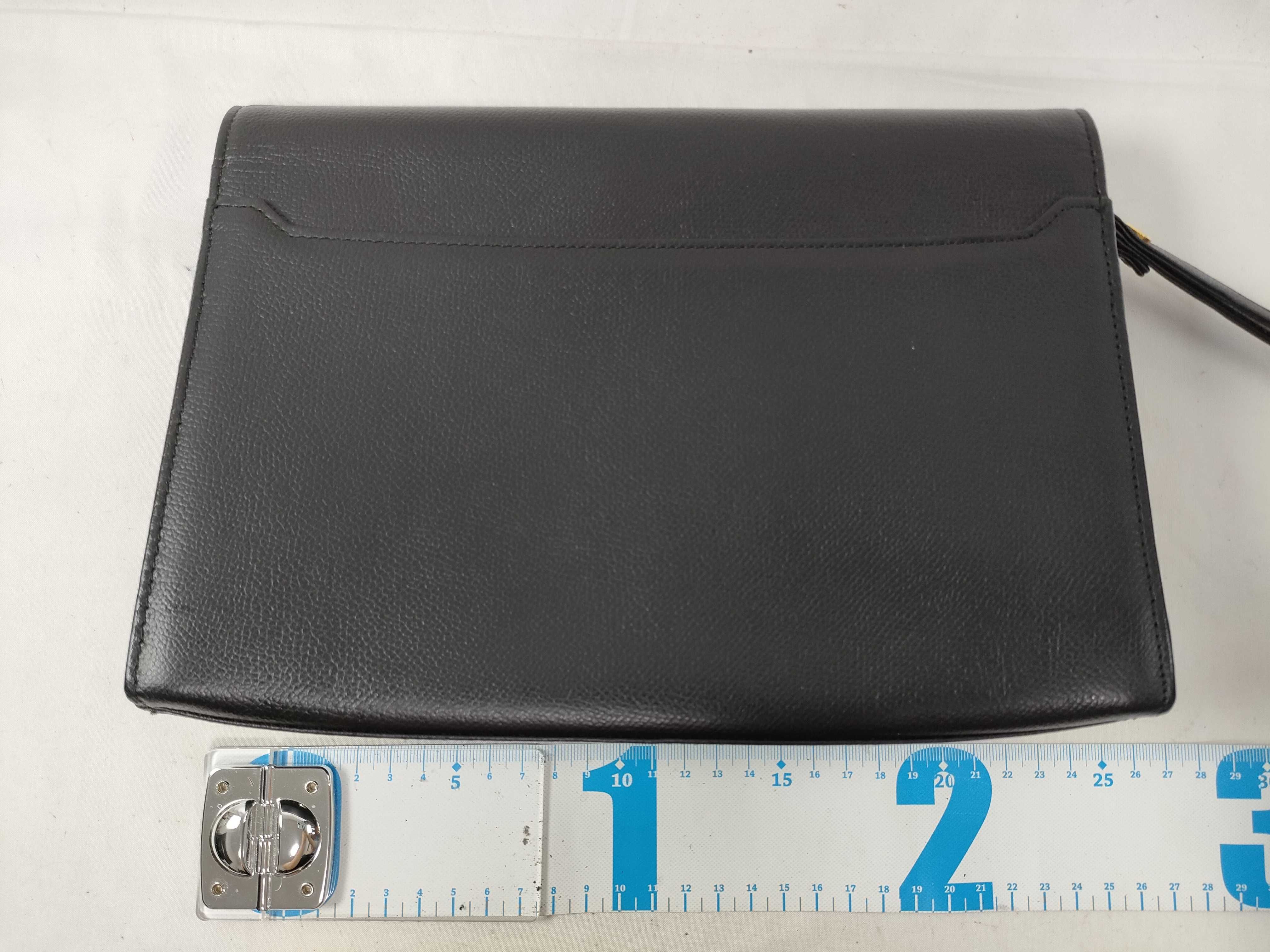 leather clutch bag, black. — view 2