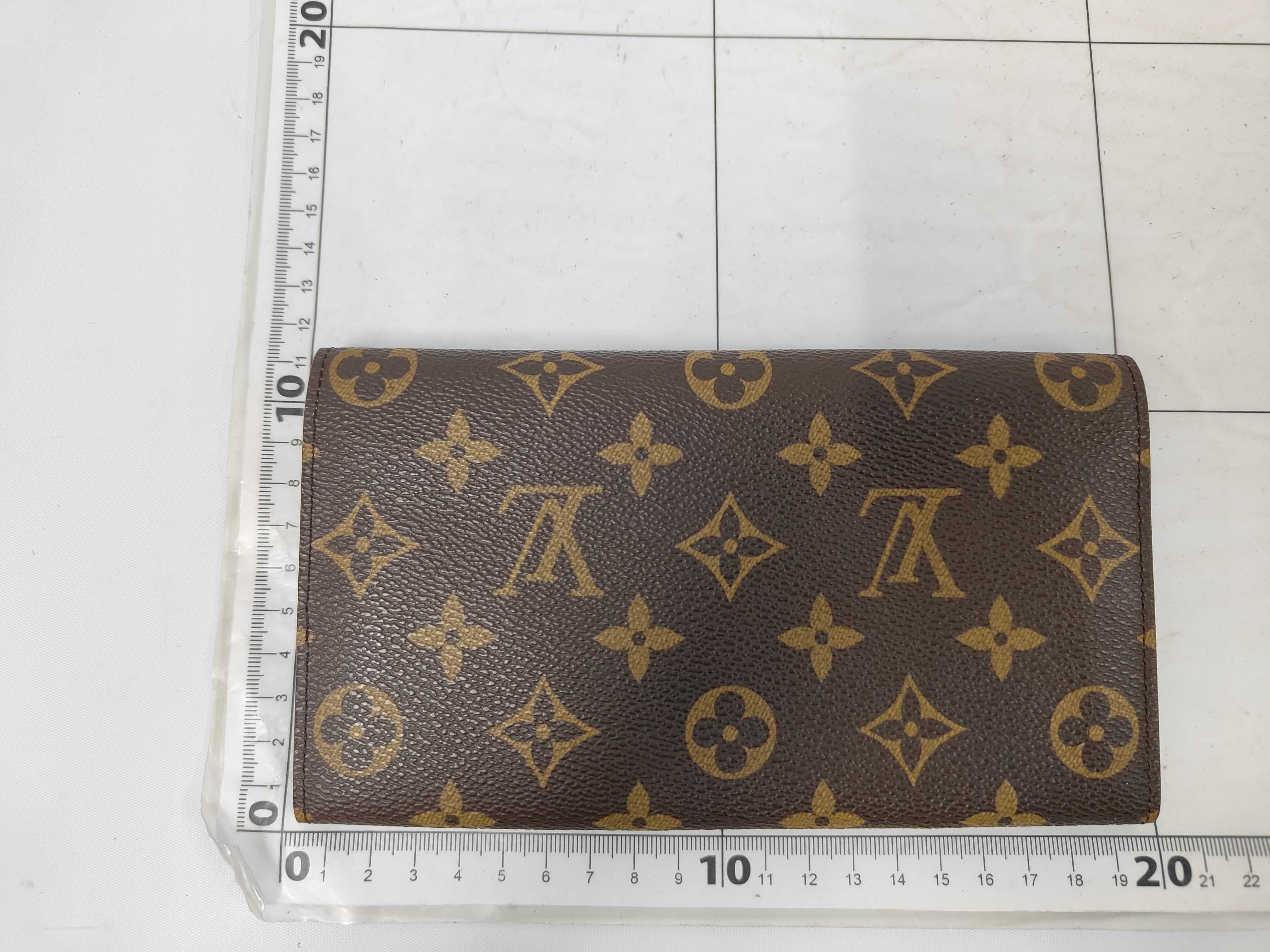Monogram Portefeuille Sarah Wallet — view 2