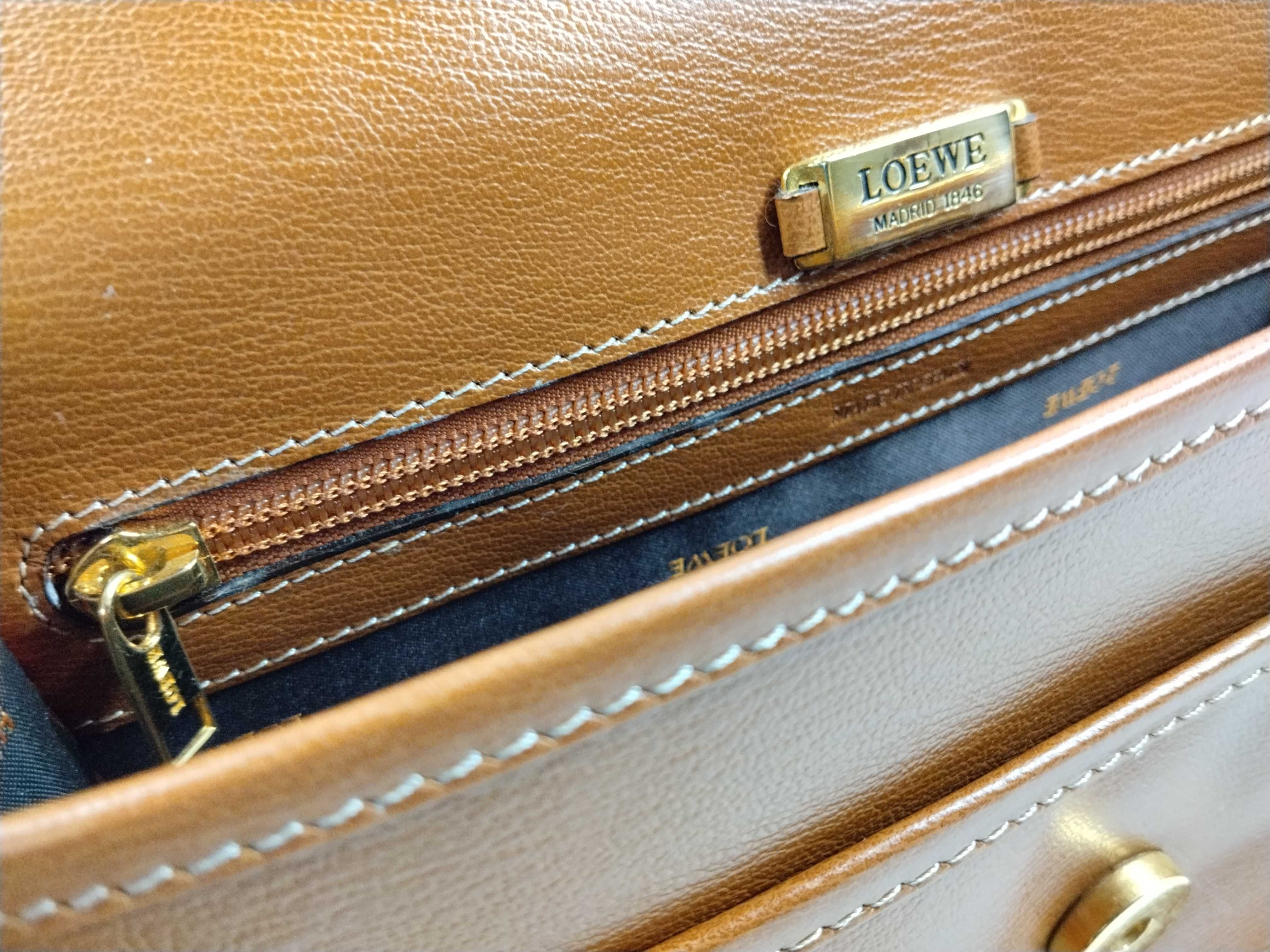 Velázquez Flap Shoulder Bag — view 15