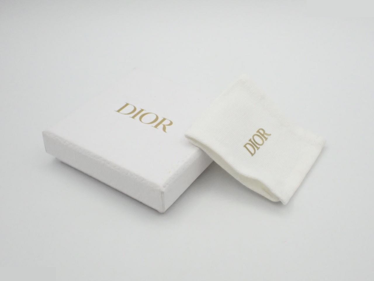 Gold earrings — view 4
