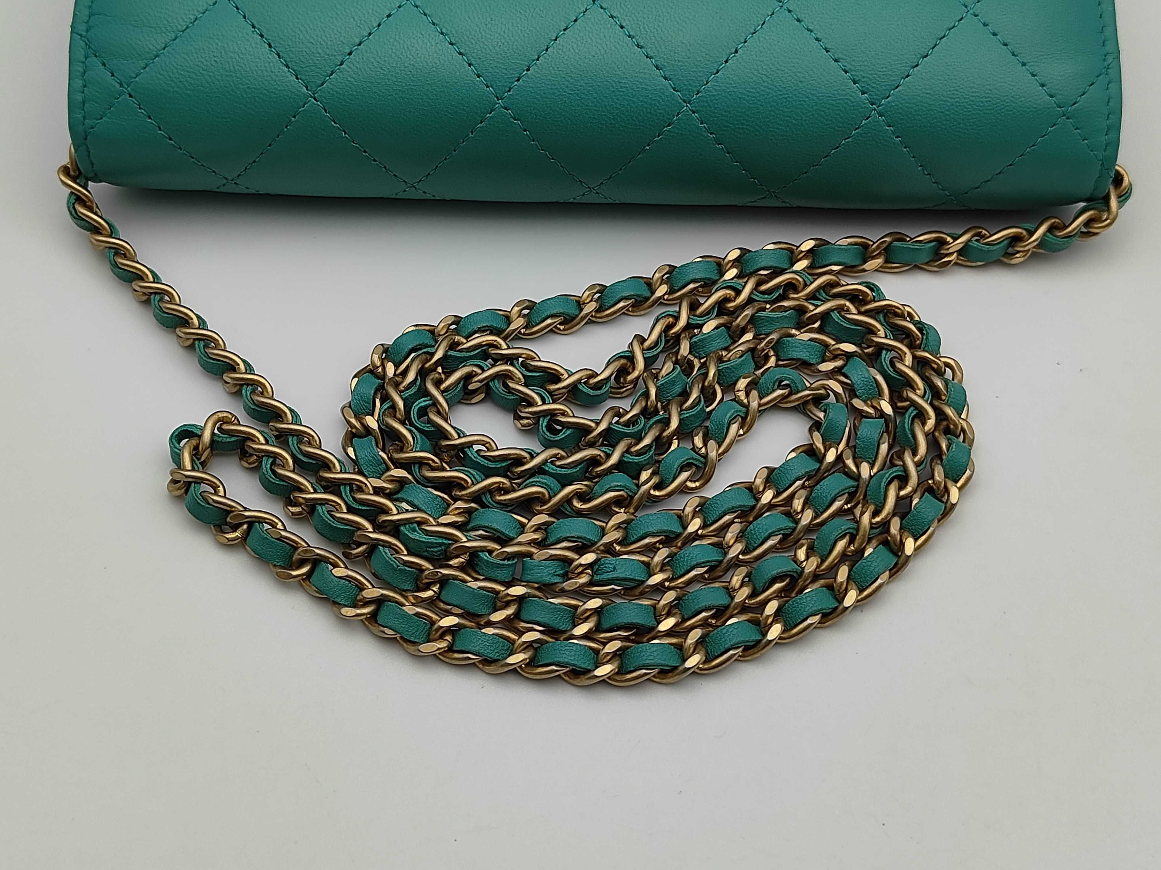Matelassé Chain Wallet Shoulder Bag — view 11
