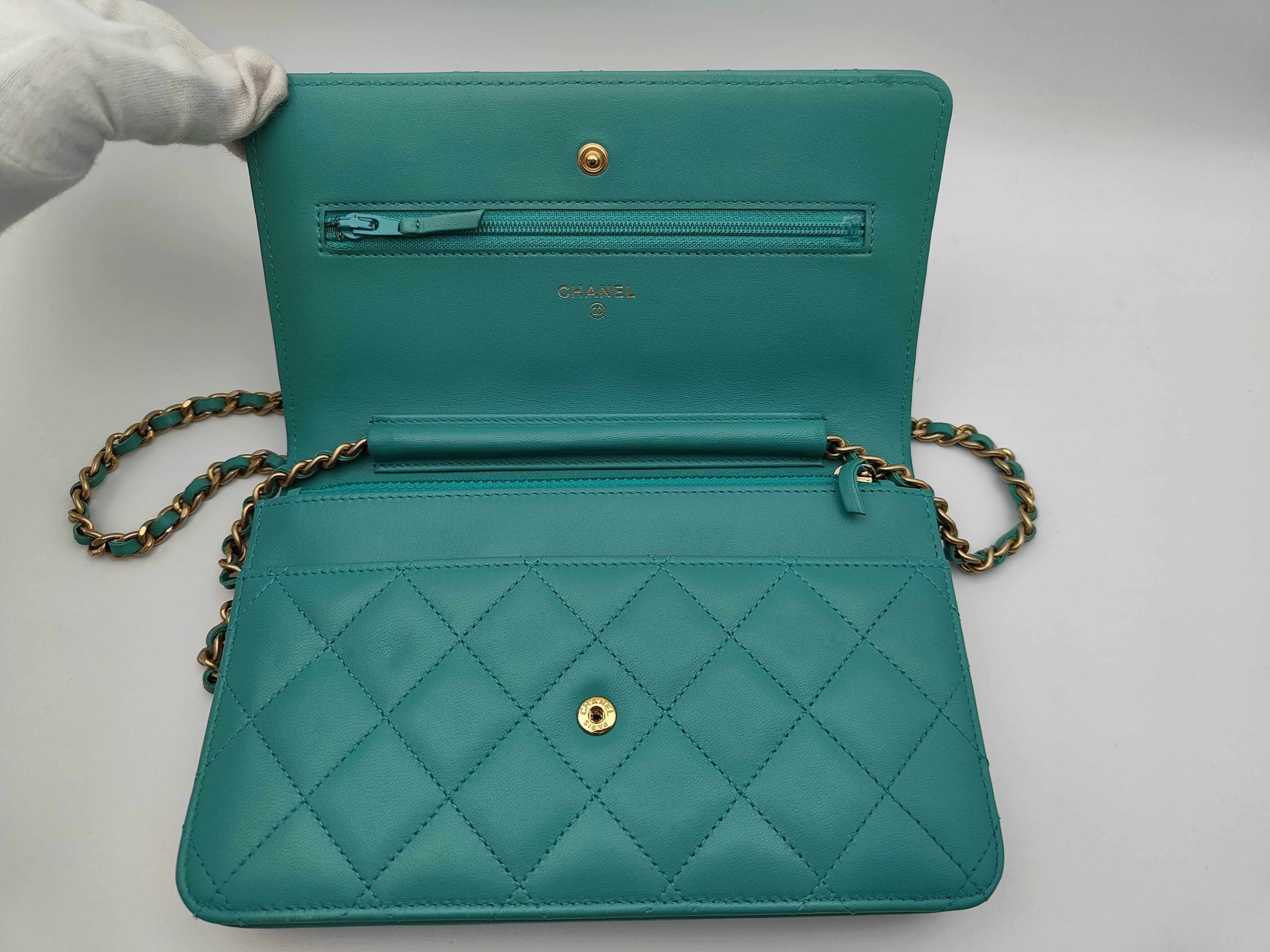 Matelassé Chain Wallet Shoulder Bag — view 4