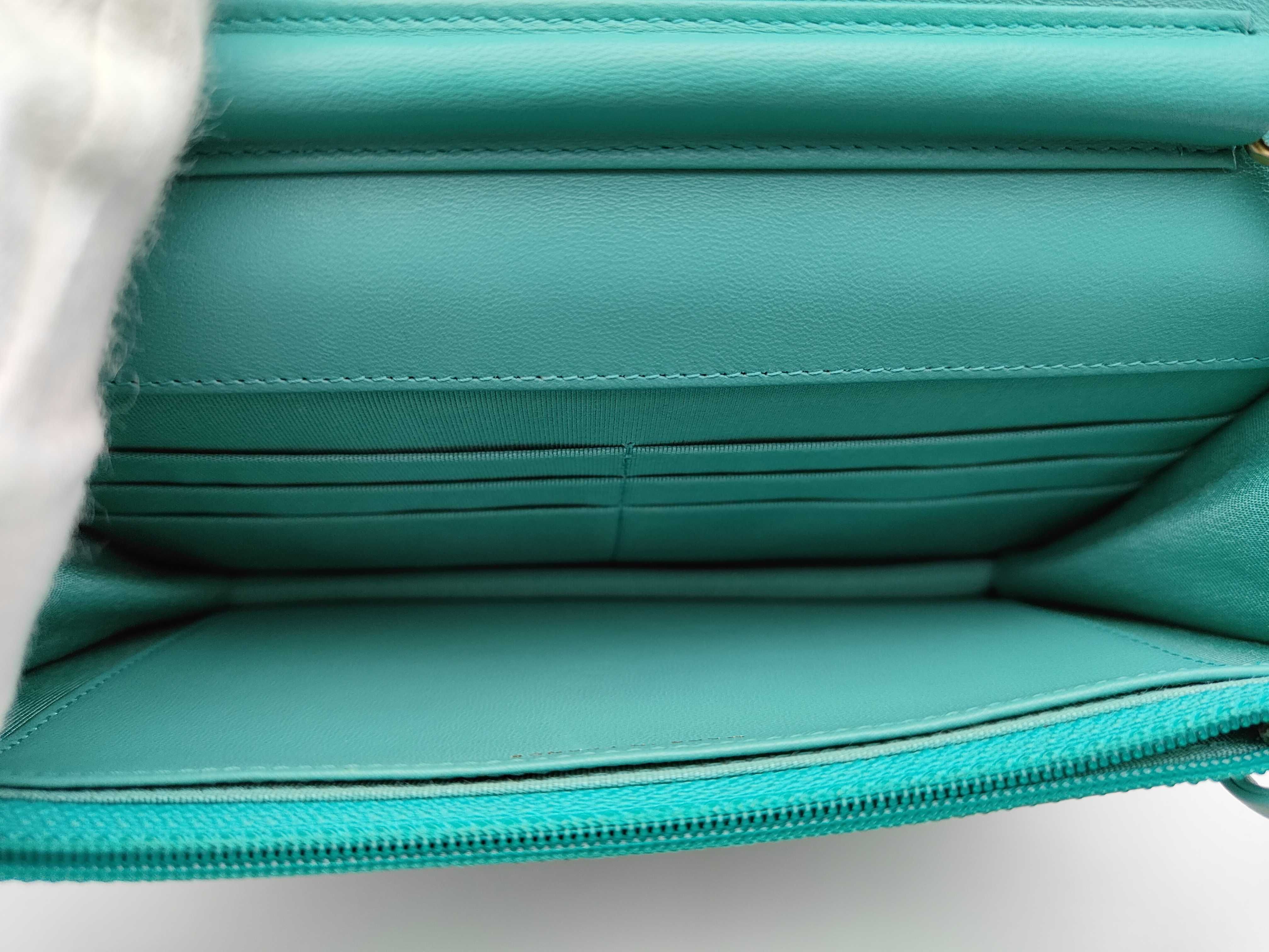 Matelassé Chain Wallet Shoulder Bag — view 6