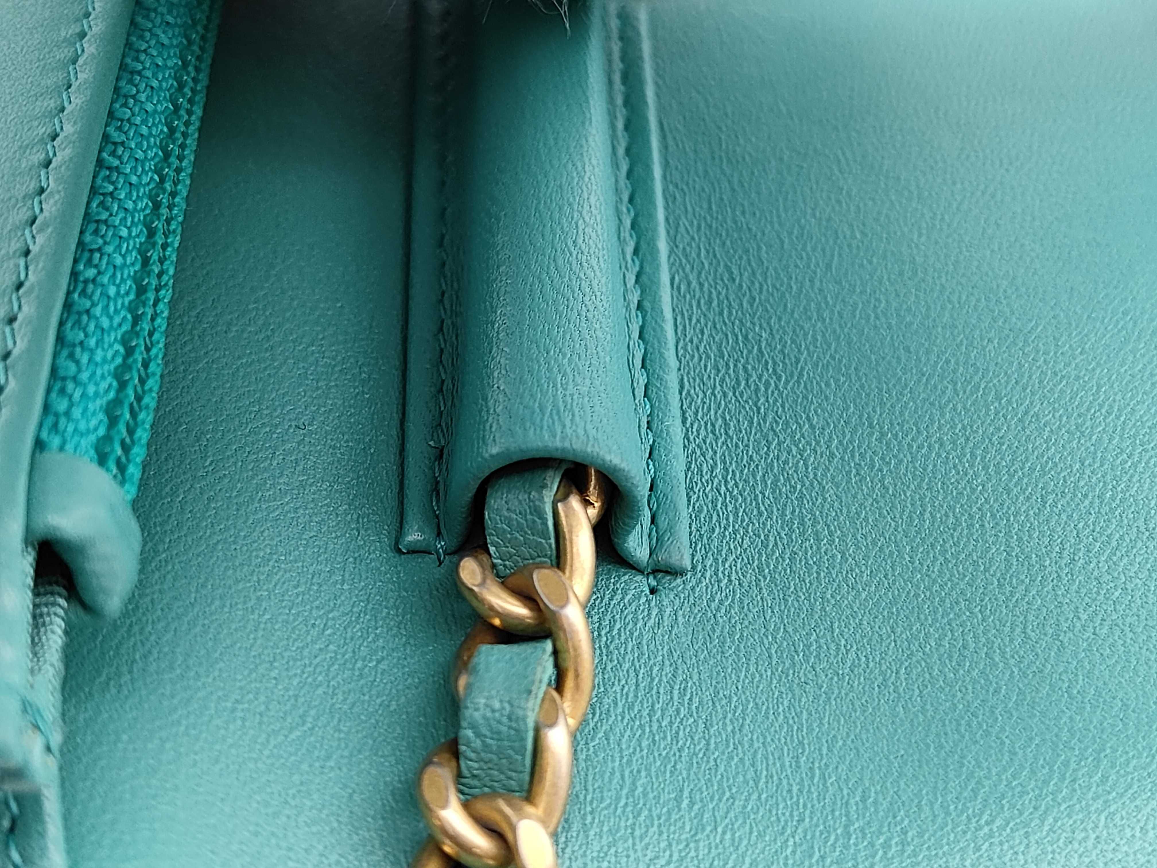 Matelassé Chain Wallet Shoulder Bag — view 9