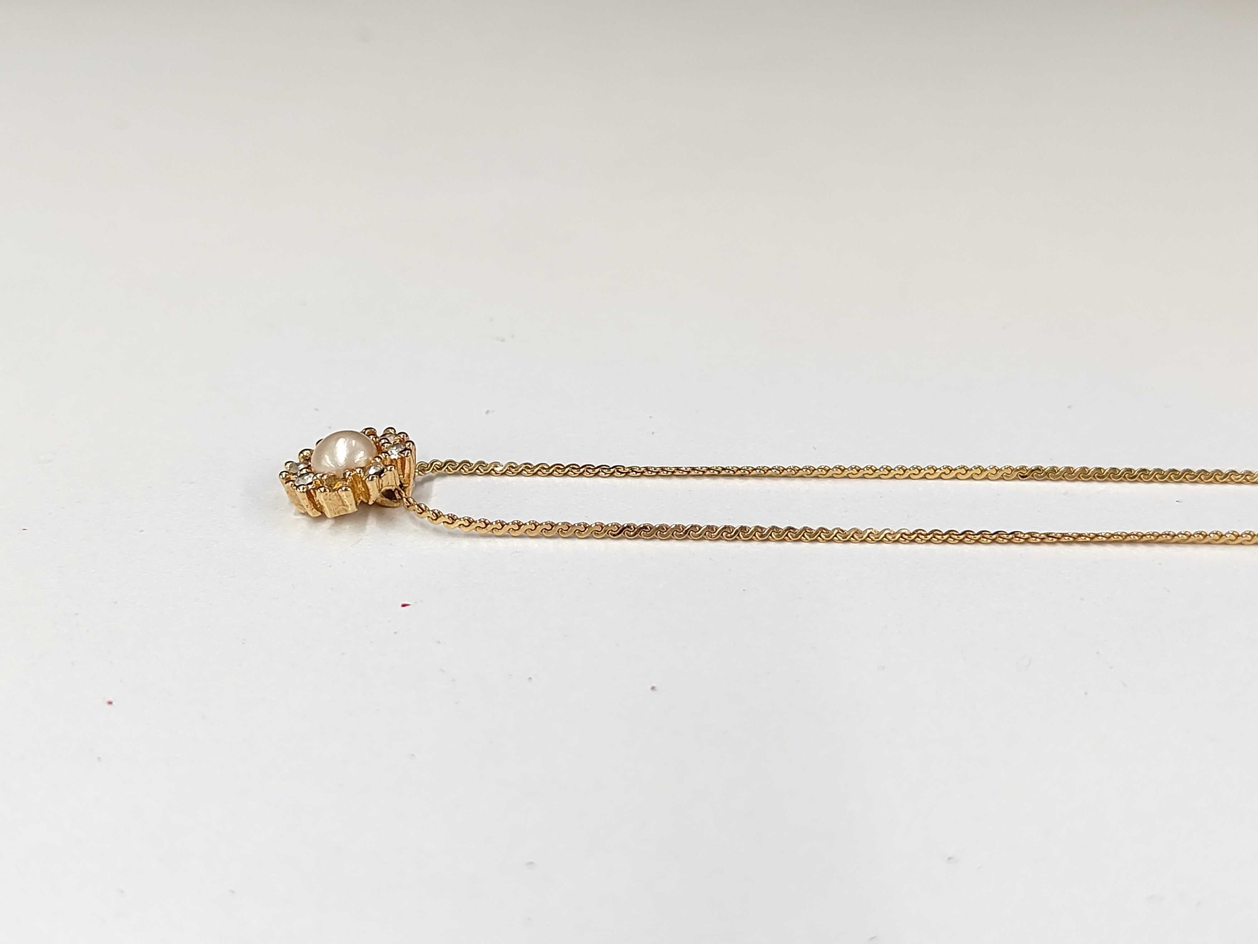 necklace — view 3