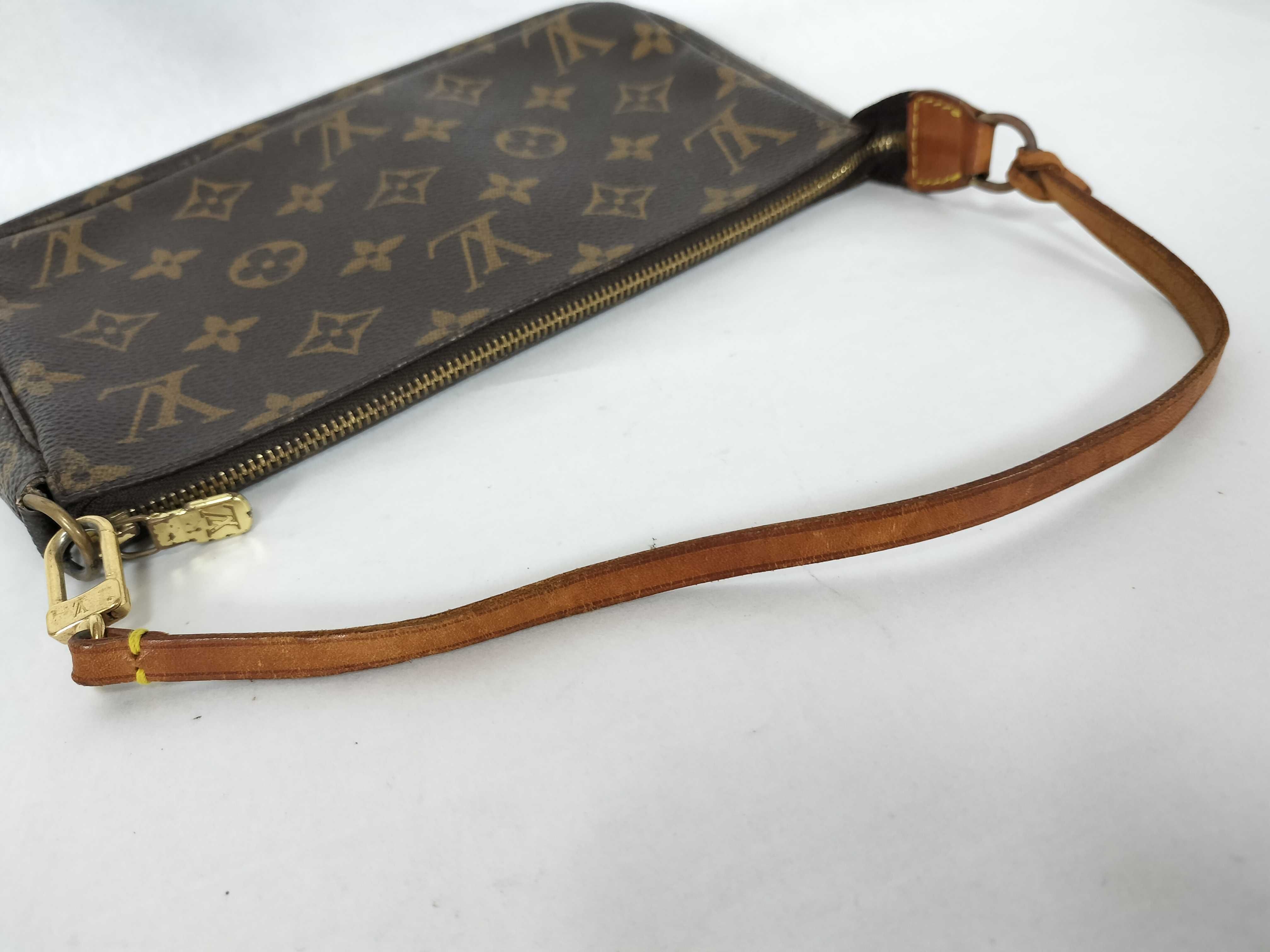 Monogram Louis Vuitton Accessoires Pouch — view 3