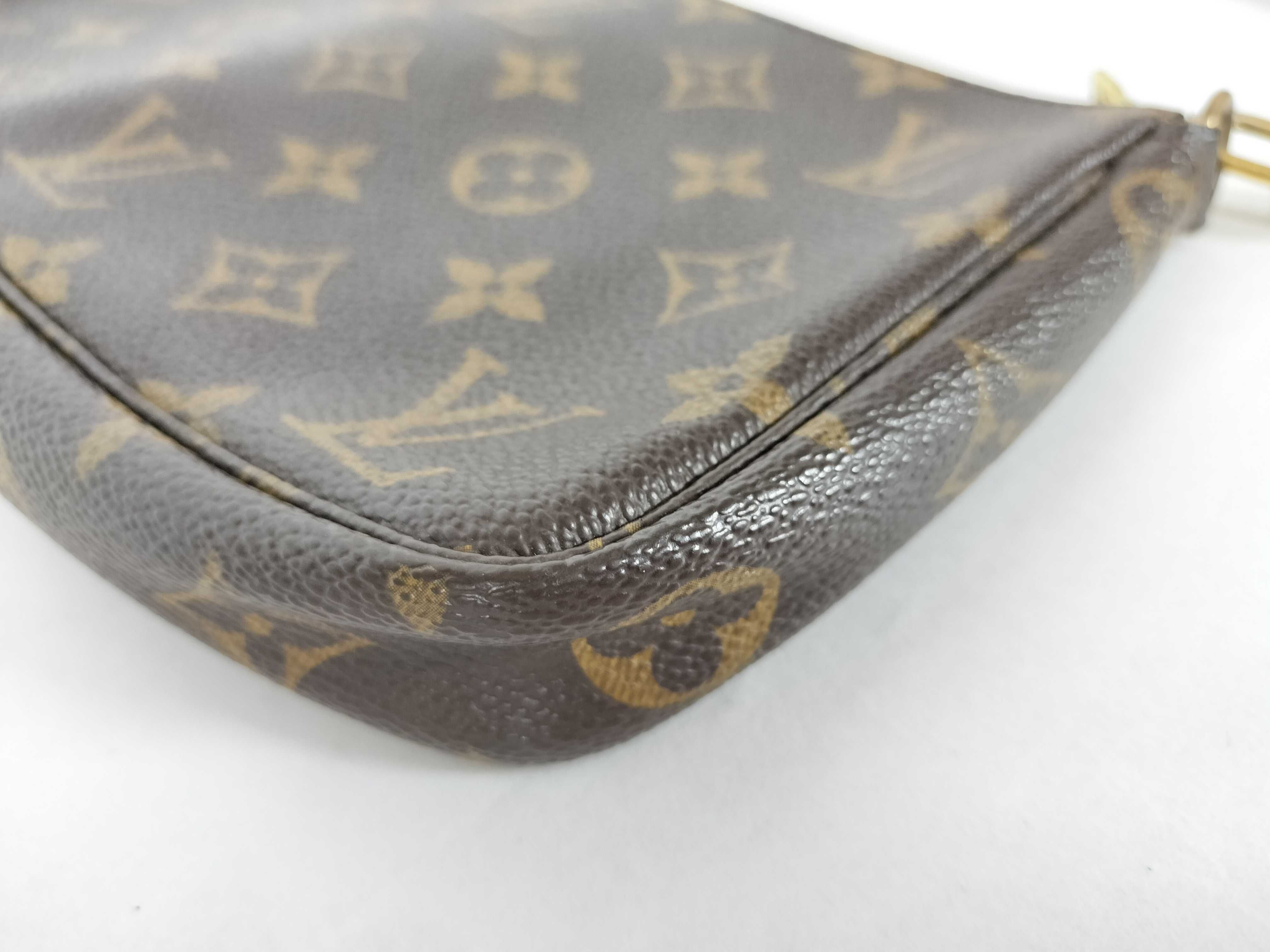 Monogram Louis Vuitton Accessoires Pouch — view 6