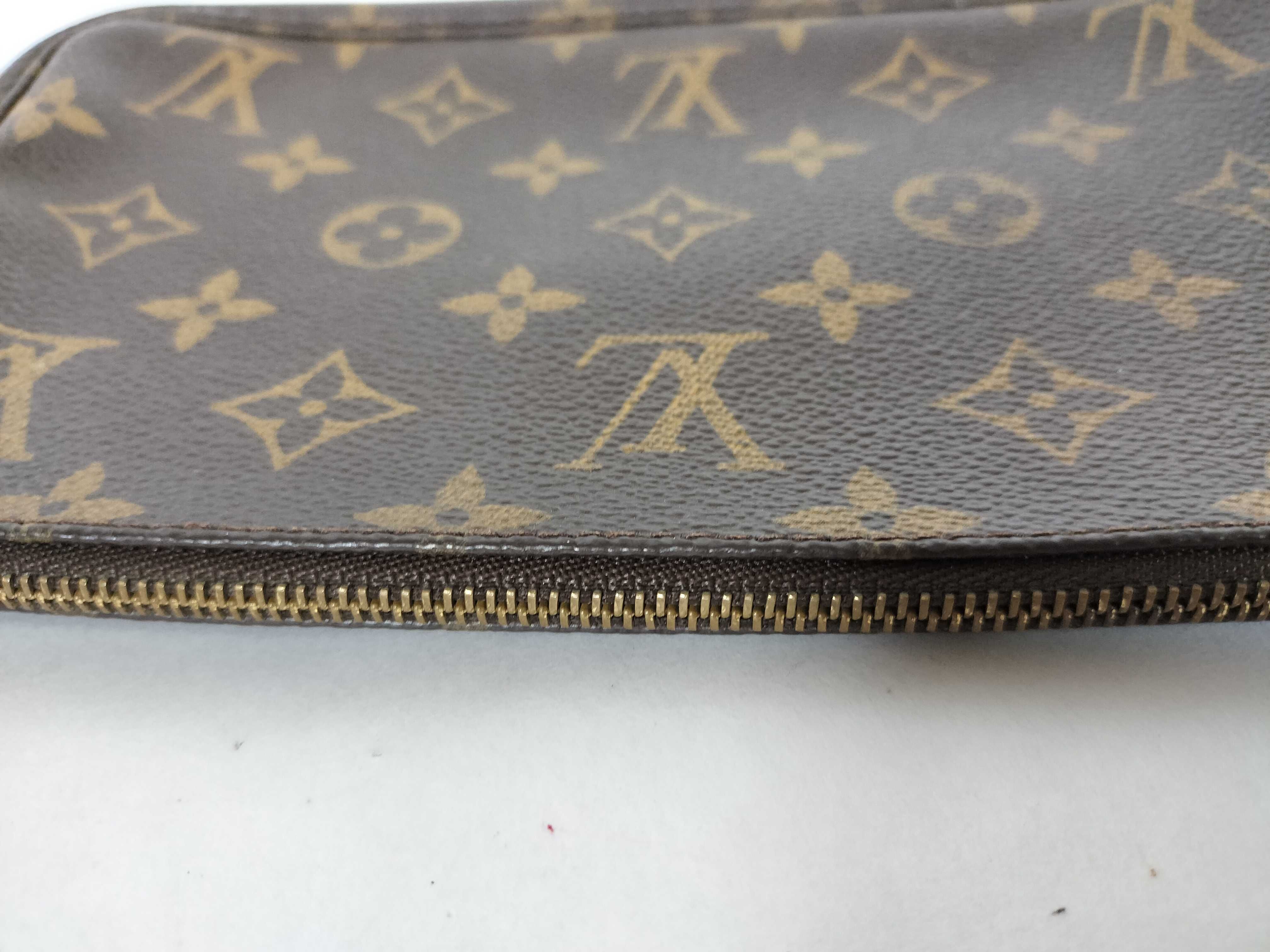 Monogram Louis Vuitton Accessoires Pouch — view 9
