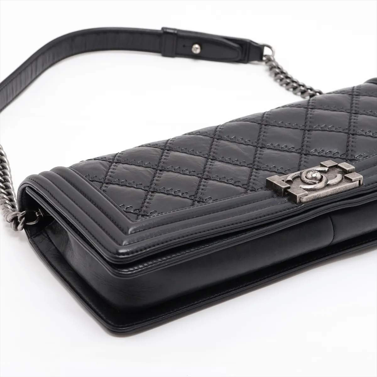 Boy Chanel Vintage Calfskin Chain Shoulder Bag, Black with Gunmetal Hardware, Item No. 18479935 (Serial Number 18) — view 4