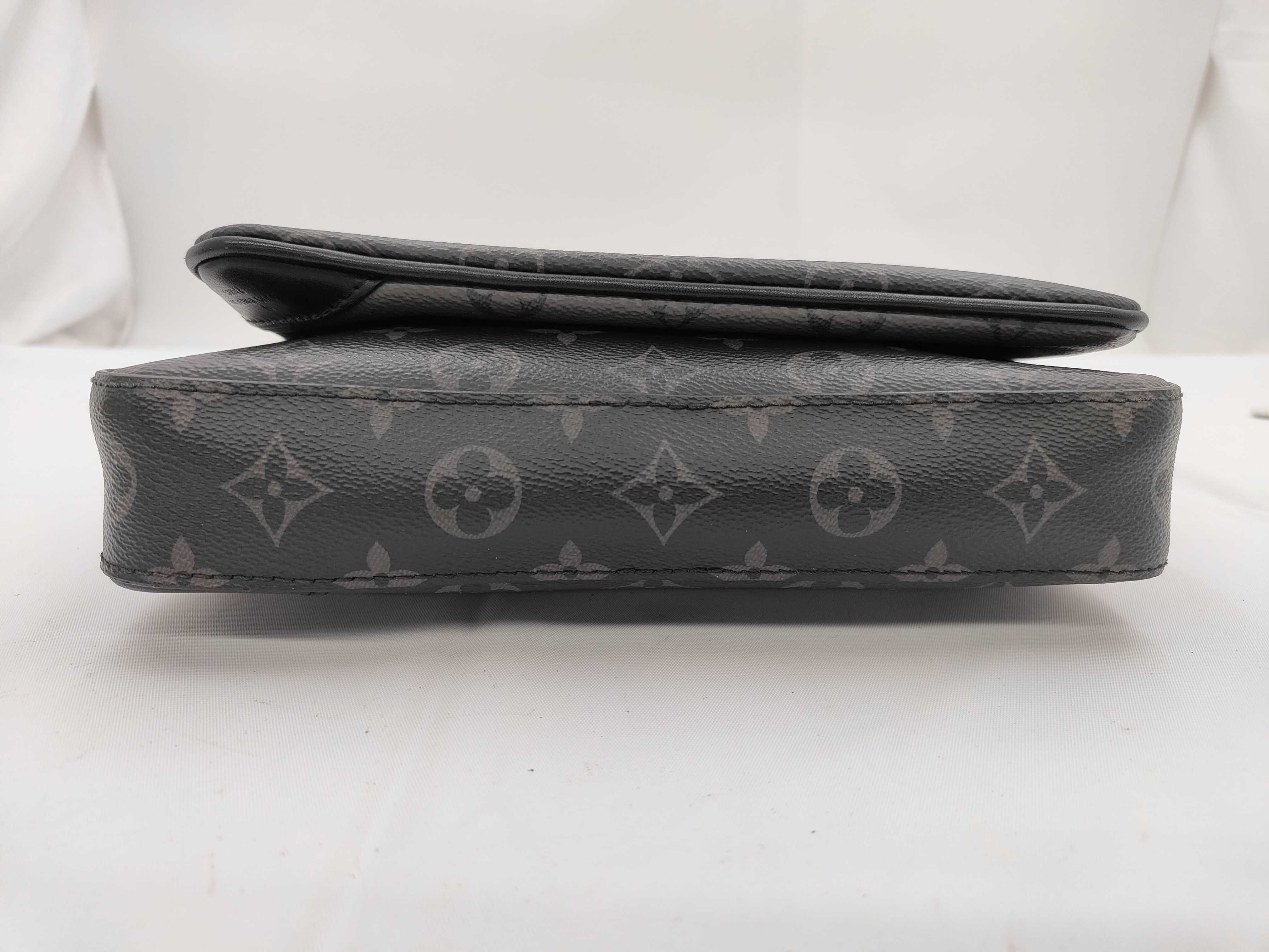 Trio Messenger M69443 RFID Shoulder Bag — view 5