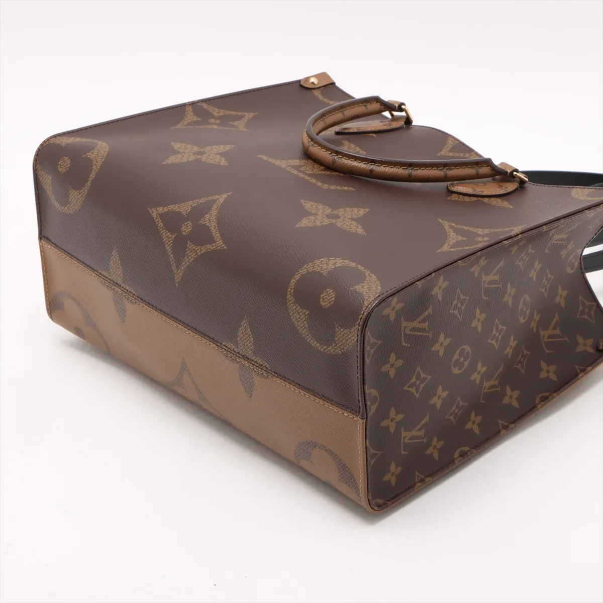 Giant Monogram Reverse OnTheGo MM M45321 Brown (RFID detected) — view 3