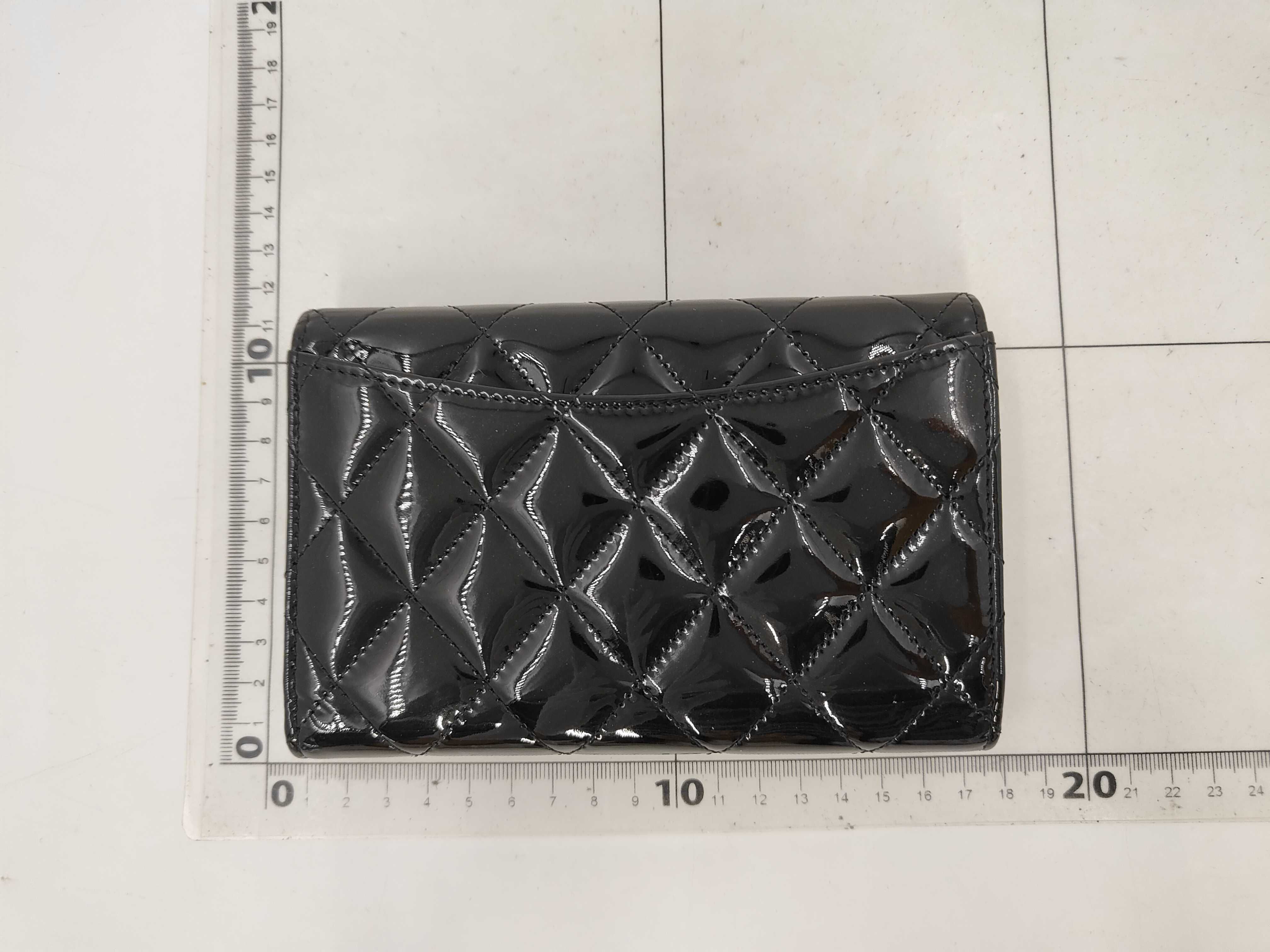 Matelassé Tri-fold Wallet, Patent Leather, 29153669 — view 2