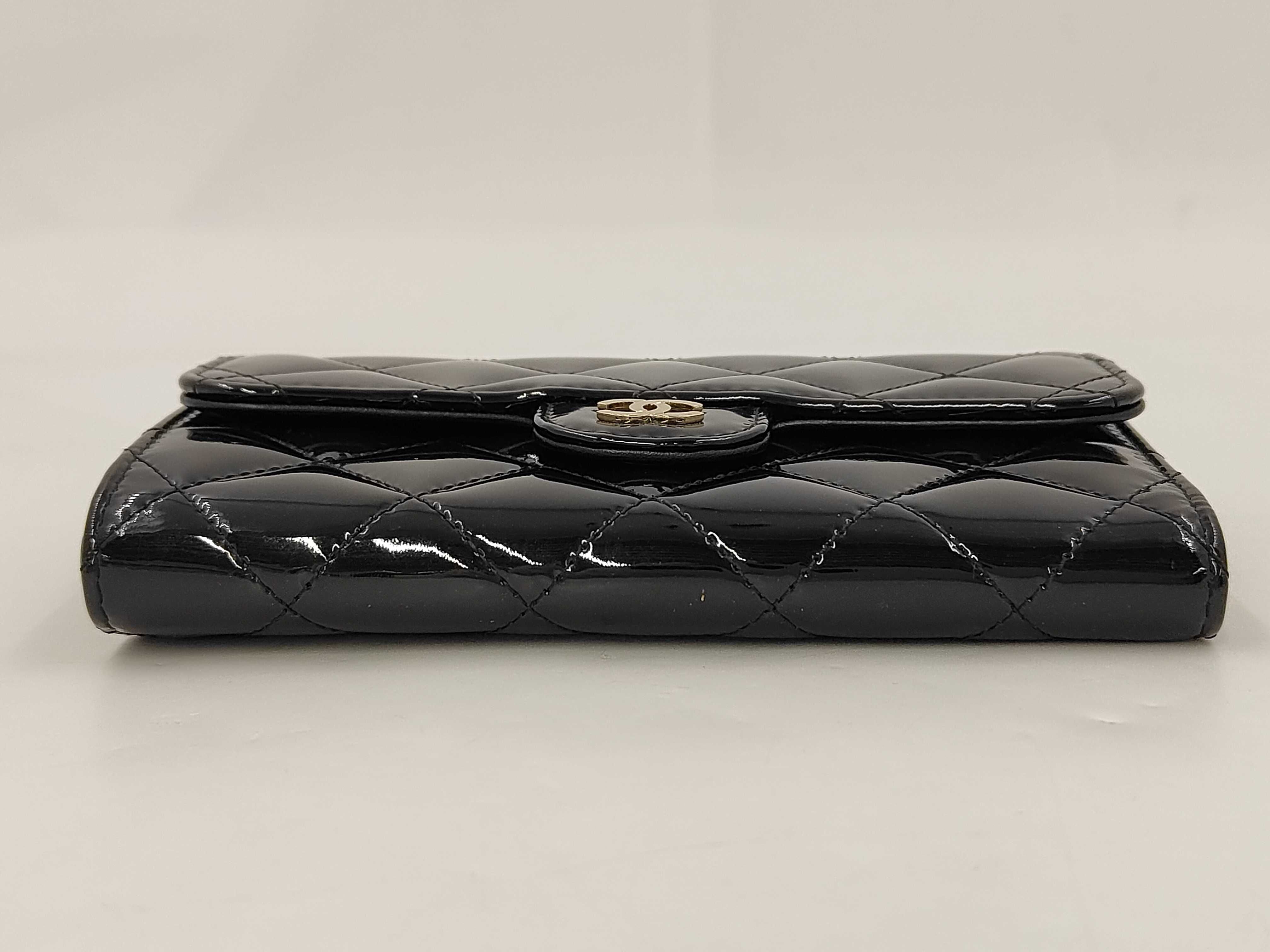 Matelassé Tri-fold Wallet, Patent Leather, 29153669 — view 3